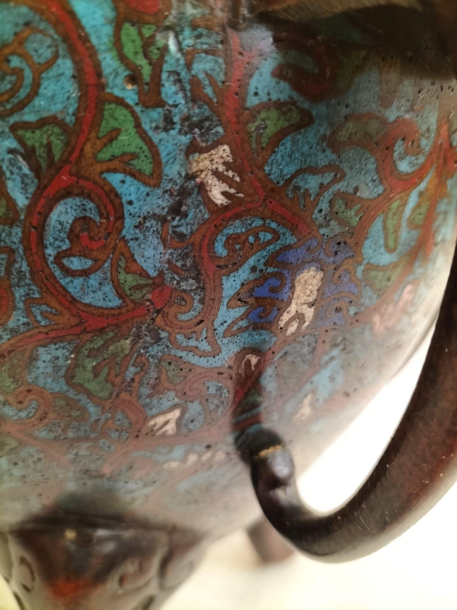Intricately Ornamented japanese Incense Burner-Vase in Bronze and Enamel In Good Condition For Sale In NICE, FR