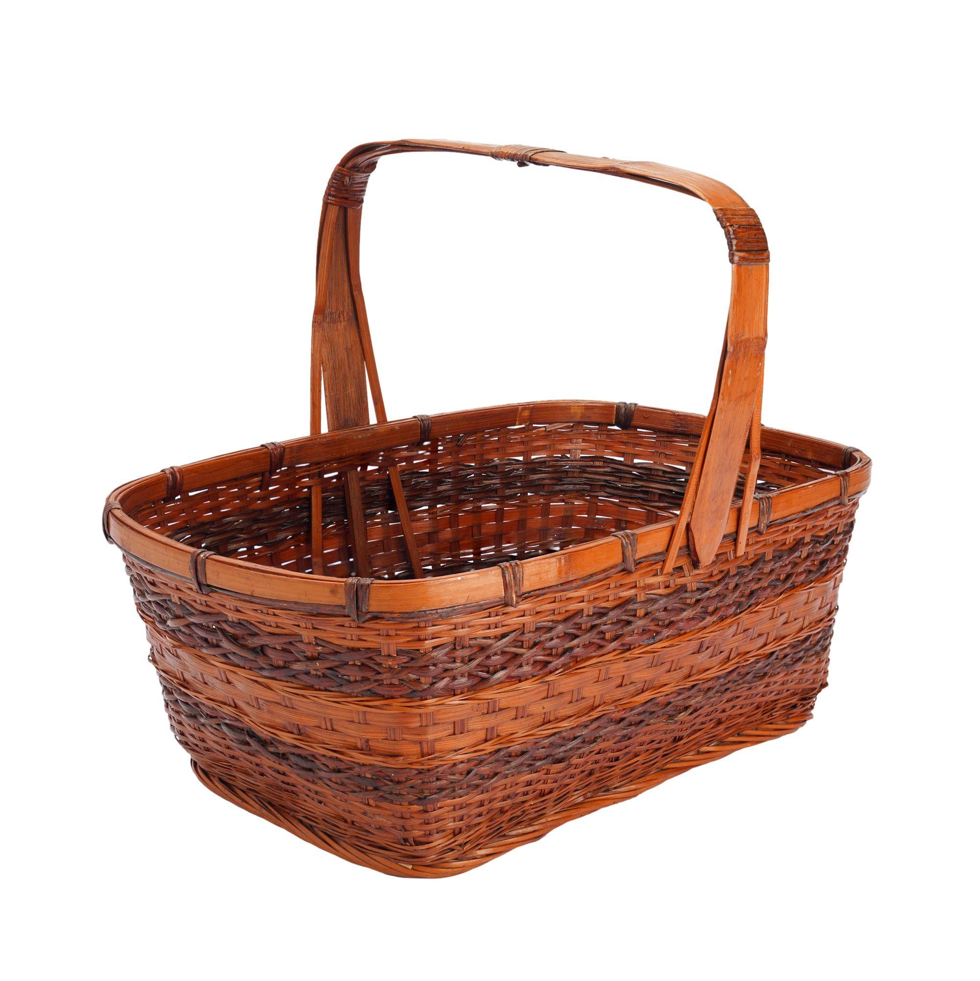 Intricately woven Japanese art basket, 1900-50 For Sale 3