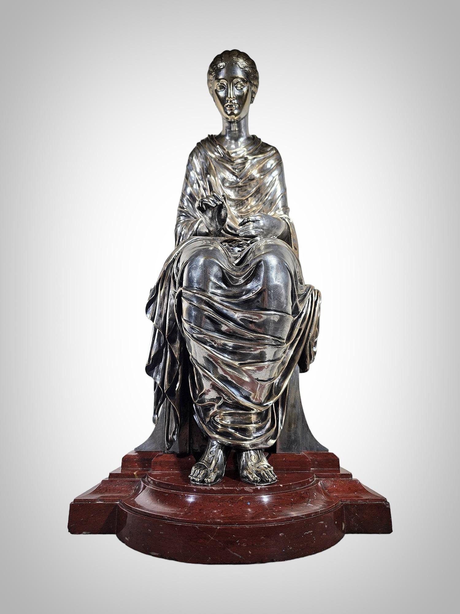 Ti presentiamo un capolavoro: La scultura in bronzo di una donna seduta! XIX TH in vendita 1