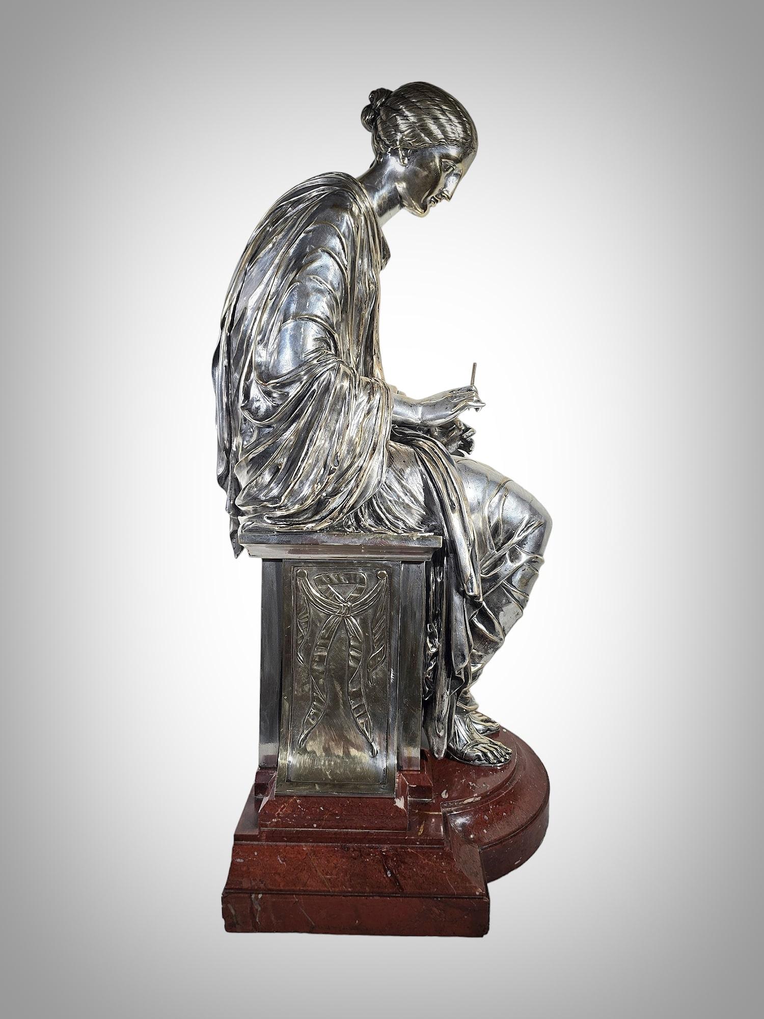 Introducing a Masterpiece: The Bronze Sculpture of a Seated Lady! XIX TH For Sale 3