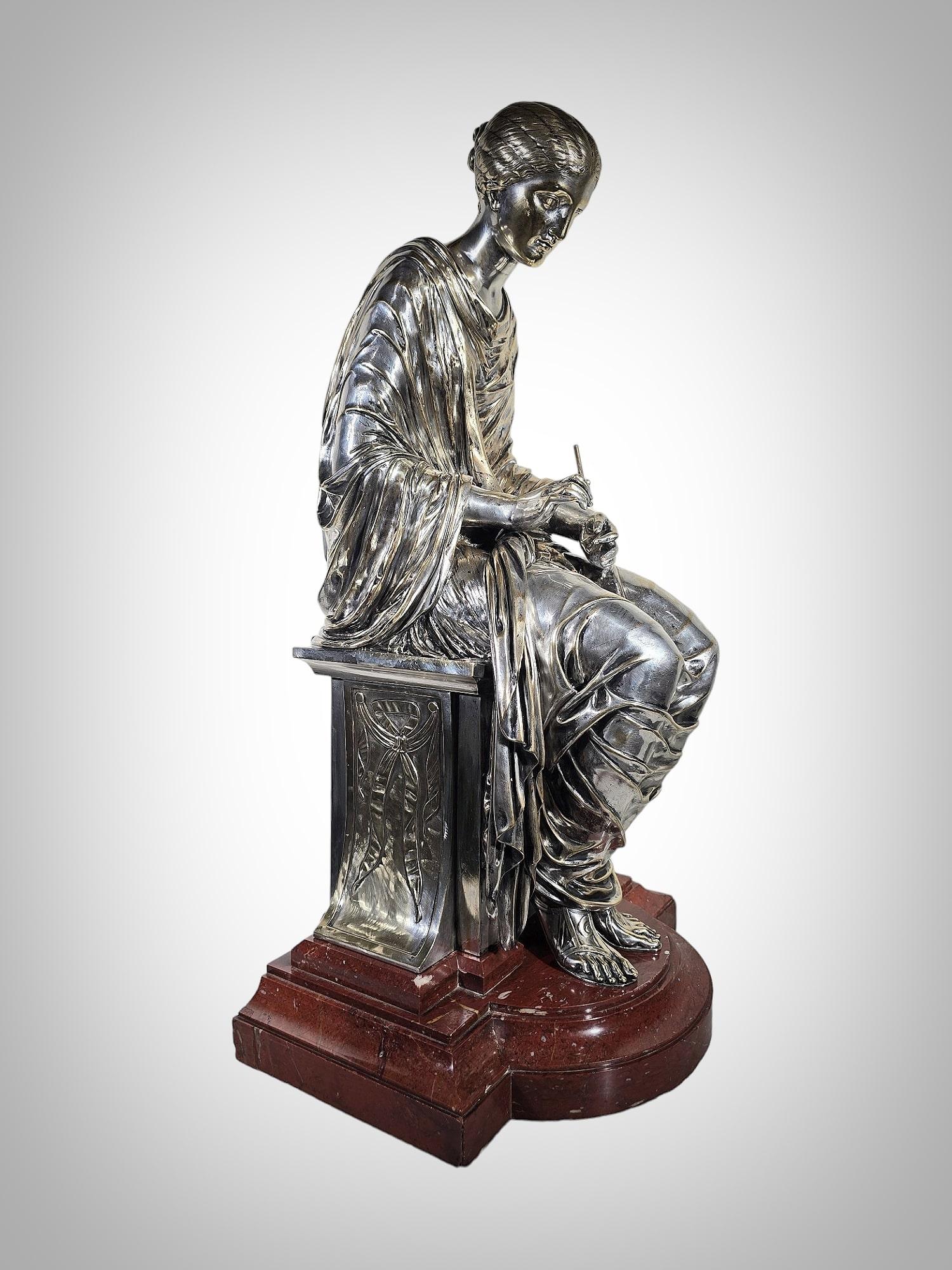 Introducing a Masterpiece: The Bronze Sculpture of a Seated Lady! XIX TH For Sale 5