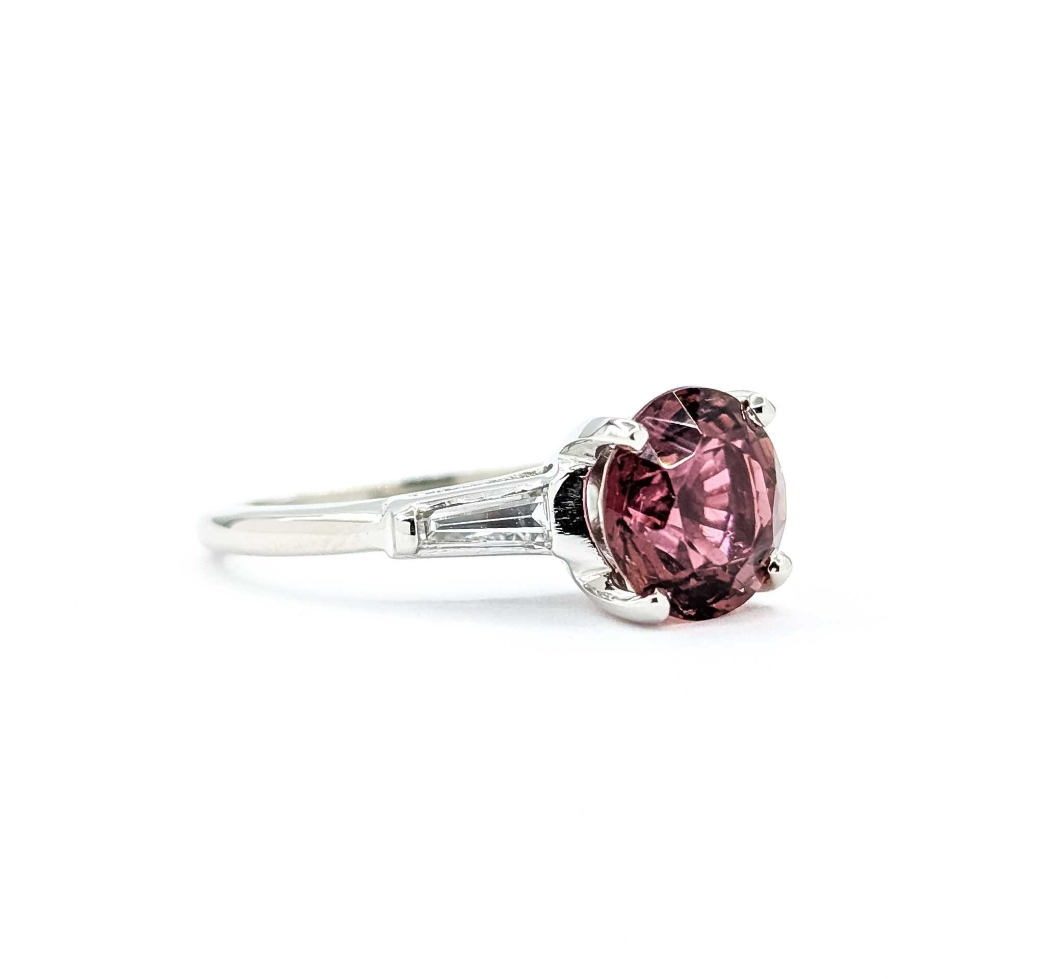 Introducing a stunning Tourmaline Ring expertly crafted in 900pt. Contemporáneo en venta
