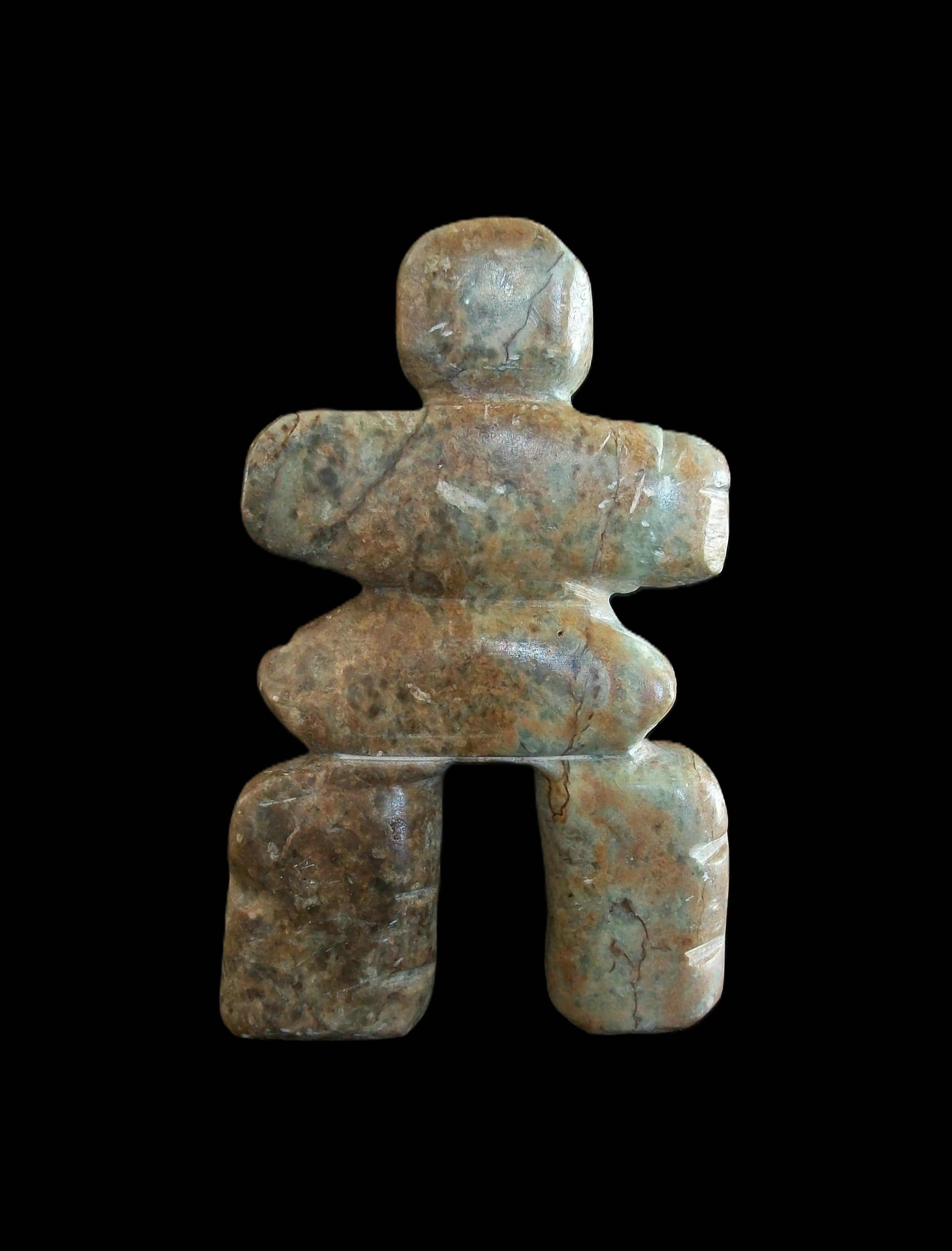 Sculpture en pierre à savon inuit Inukshuk (signifie 