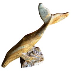 Sculpture de baleine en pierre à savon inuit