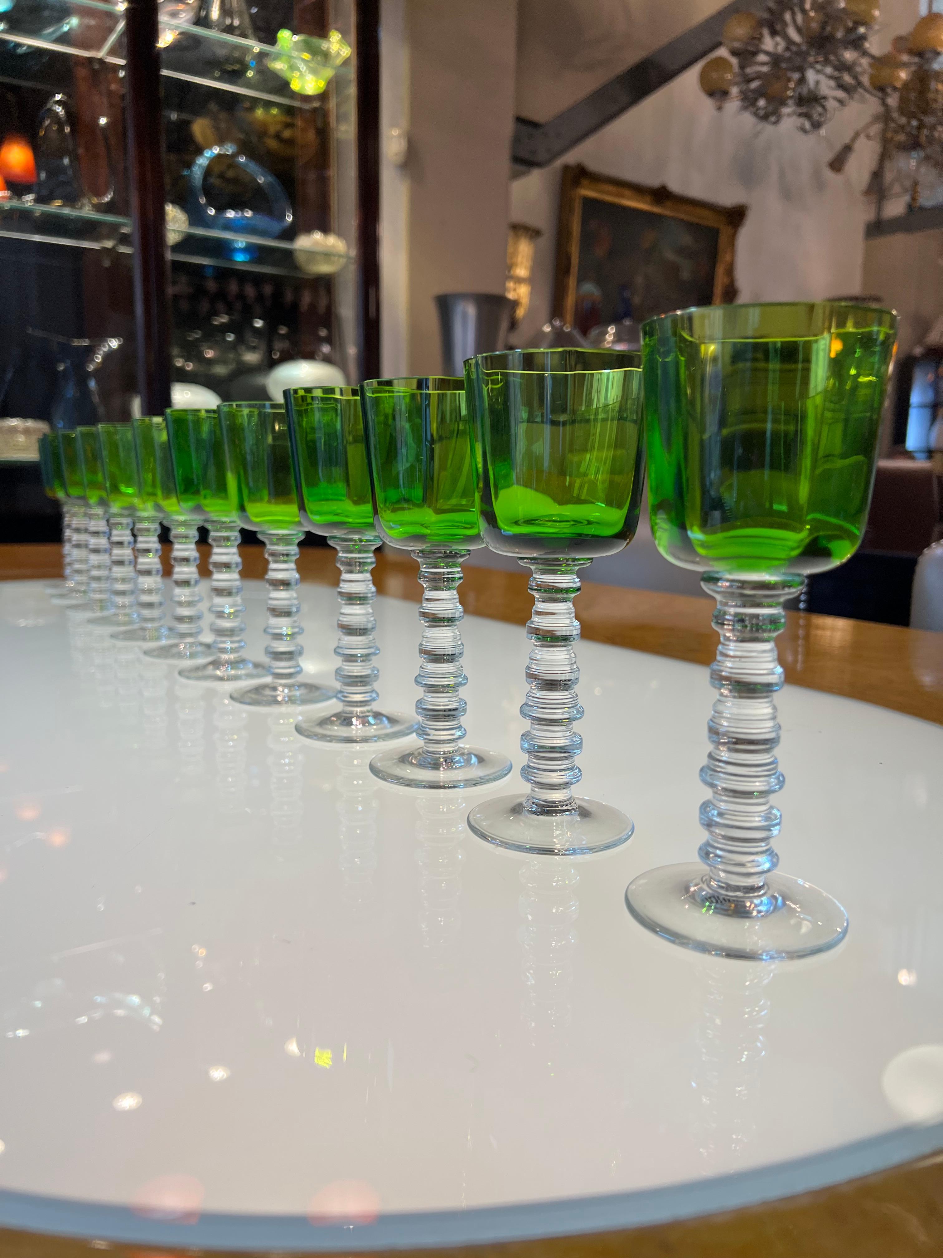 Ungewöhnliche 12 Wein Coupe-Gläser aus Kristall, Set von  12  Signiert: Querandi, Jahr: 1960 im Angebot 9