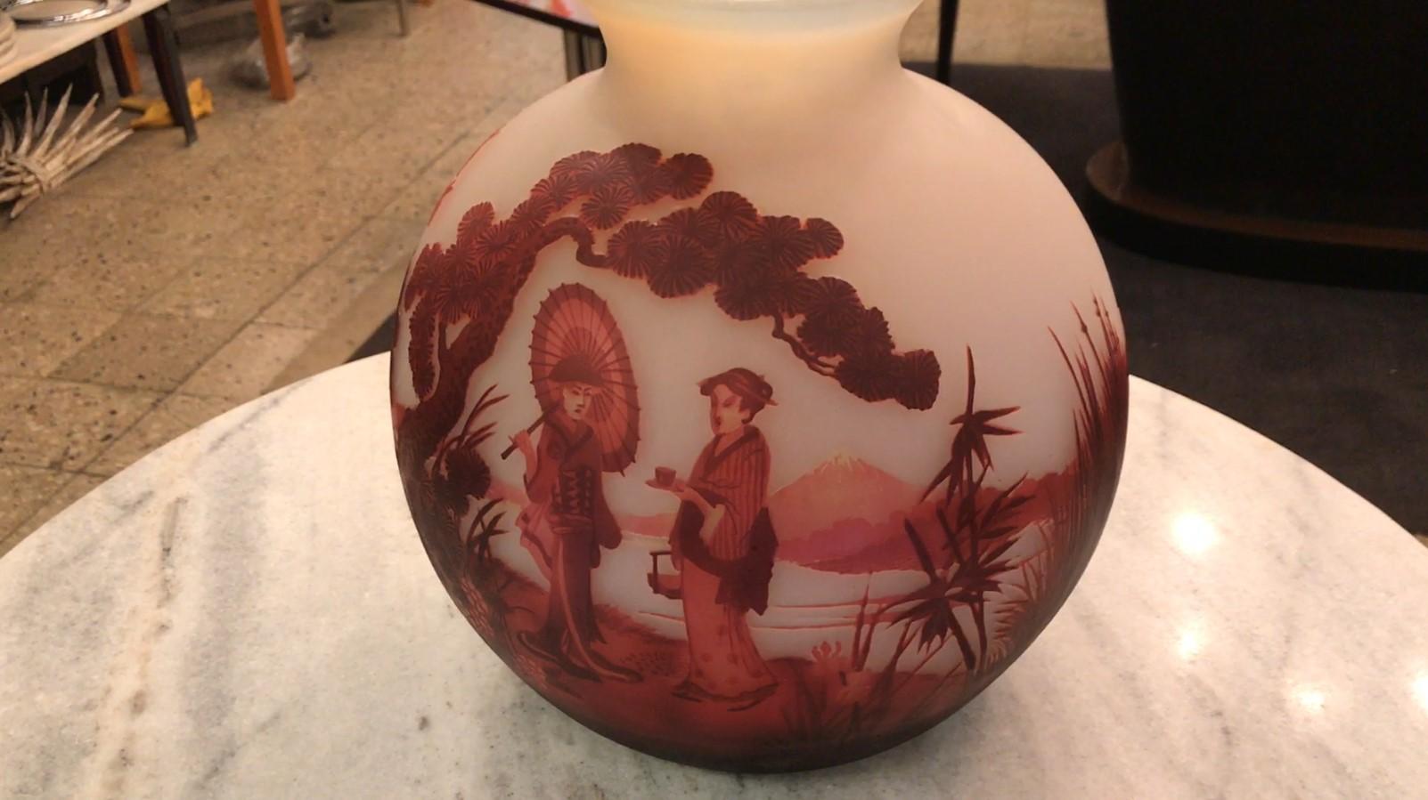 Inusual Vase, Sign: Muller Freres Luneville, Style: Jugendstil, Art Nouveau For Sale 8