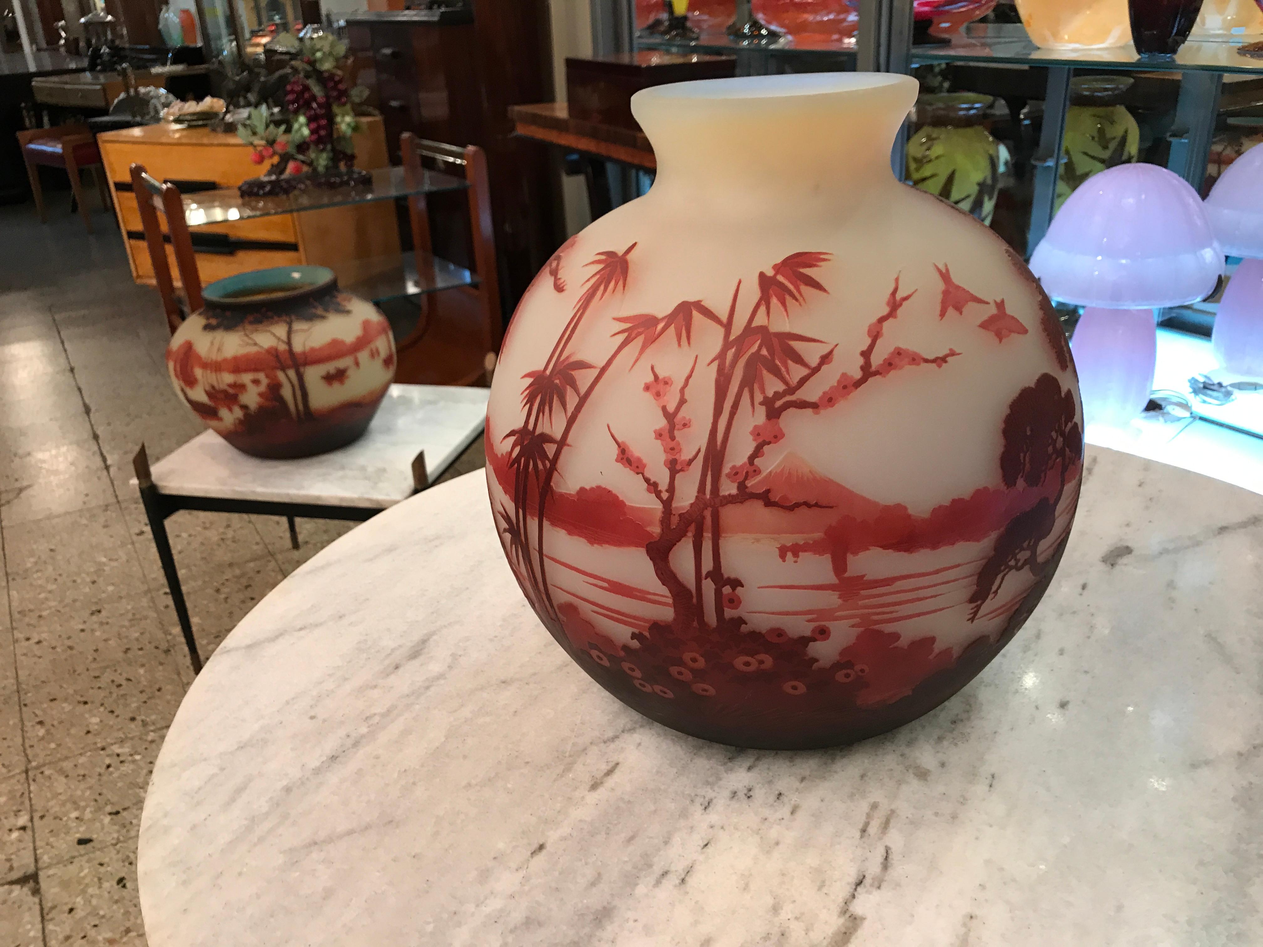 Inusual Vase, Sign: Muller Freres Luneville, Style: Jugendstil, Art Nouveau For Sale 1