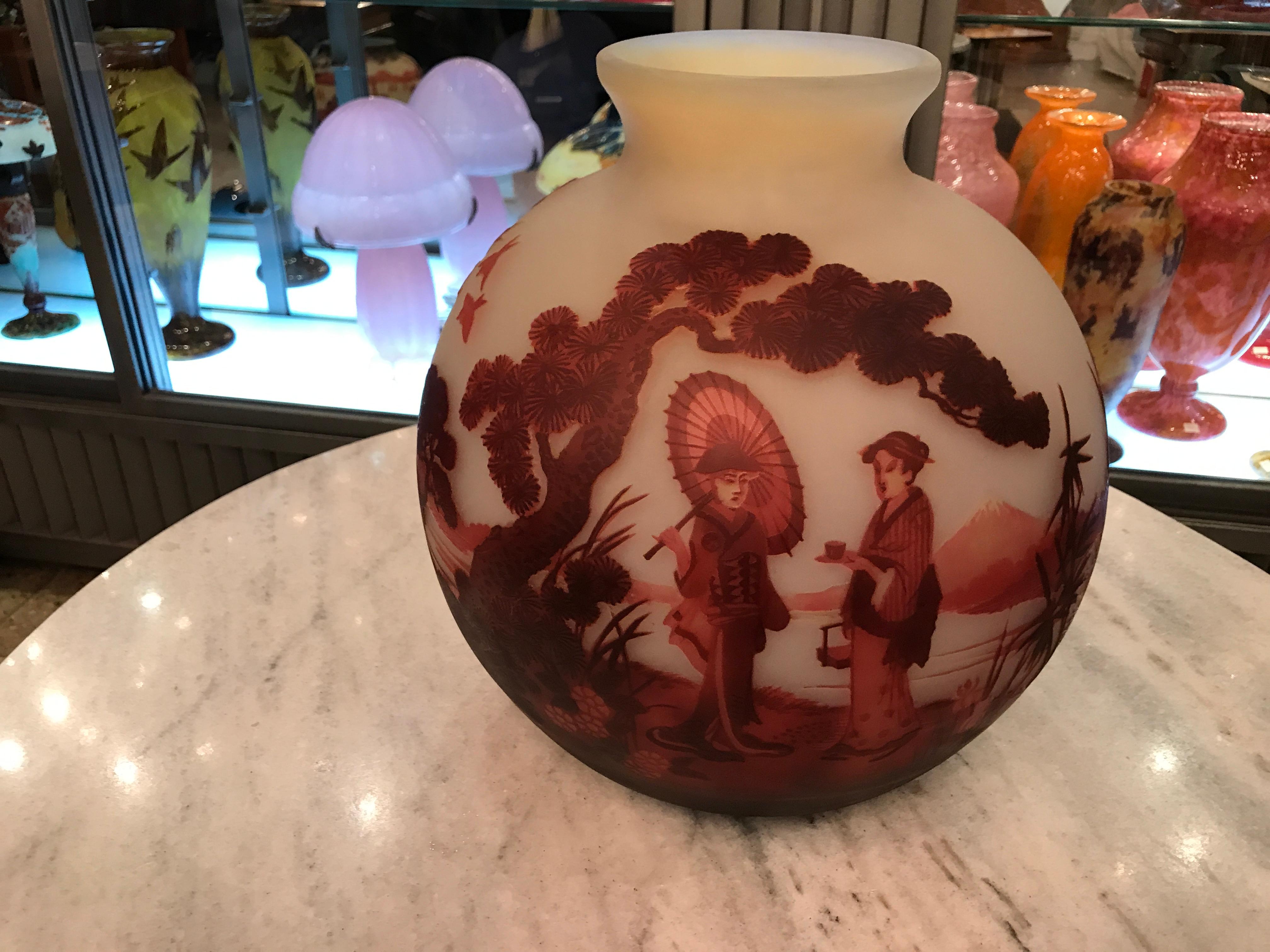 Inusual Vase, Sign: Muller Freres Luneville, Style: Jugendstil, Art Nouveau For Sale 2