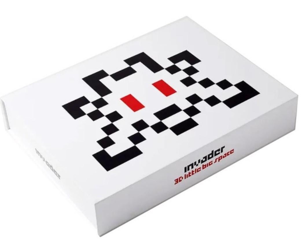 3D BIGLI - Gris Abstract Sculpture par Invader