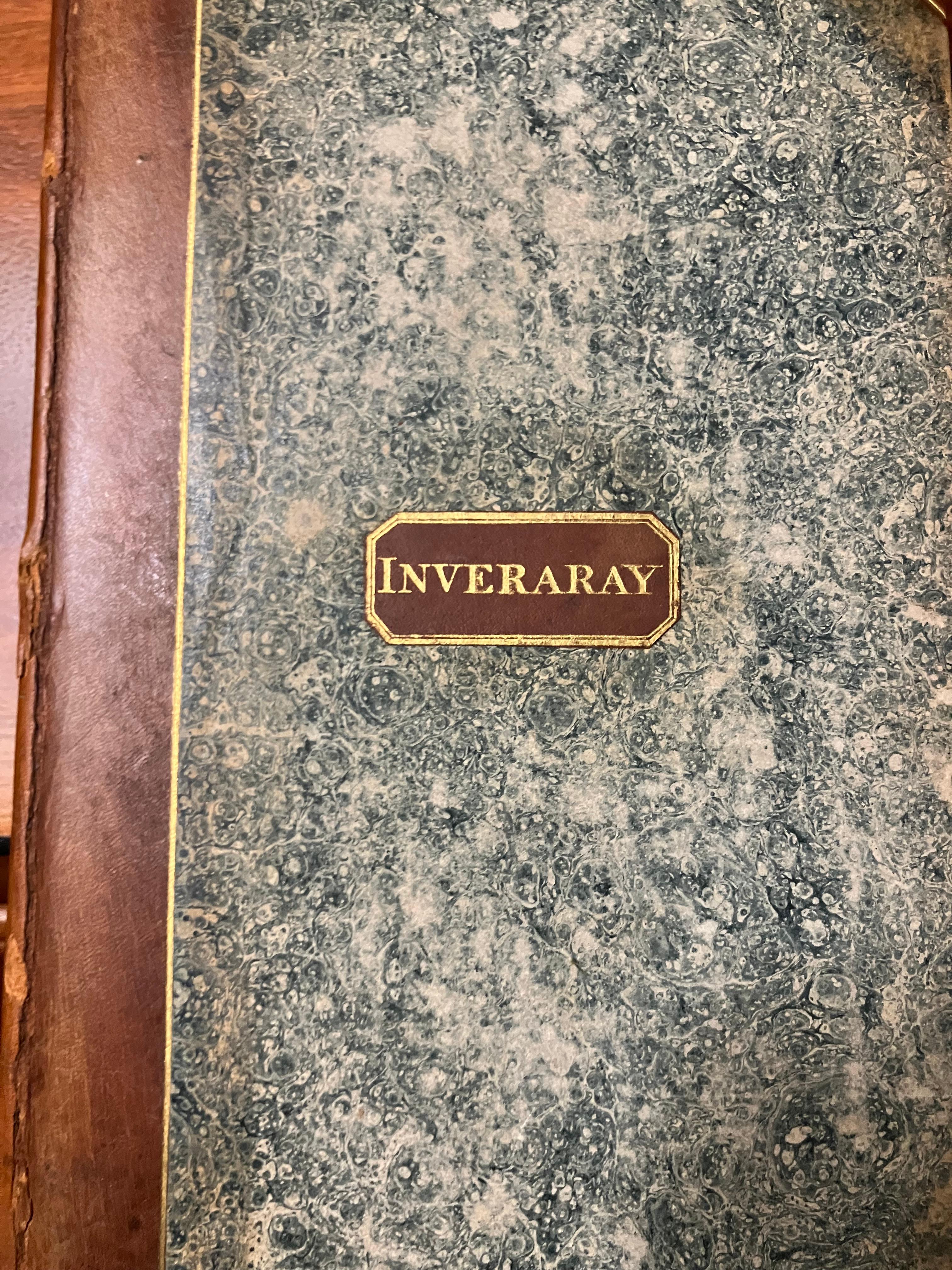 Ensemble inversé de quinze livres reliés en cuir Bon état - En vente à New York, NY