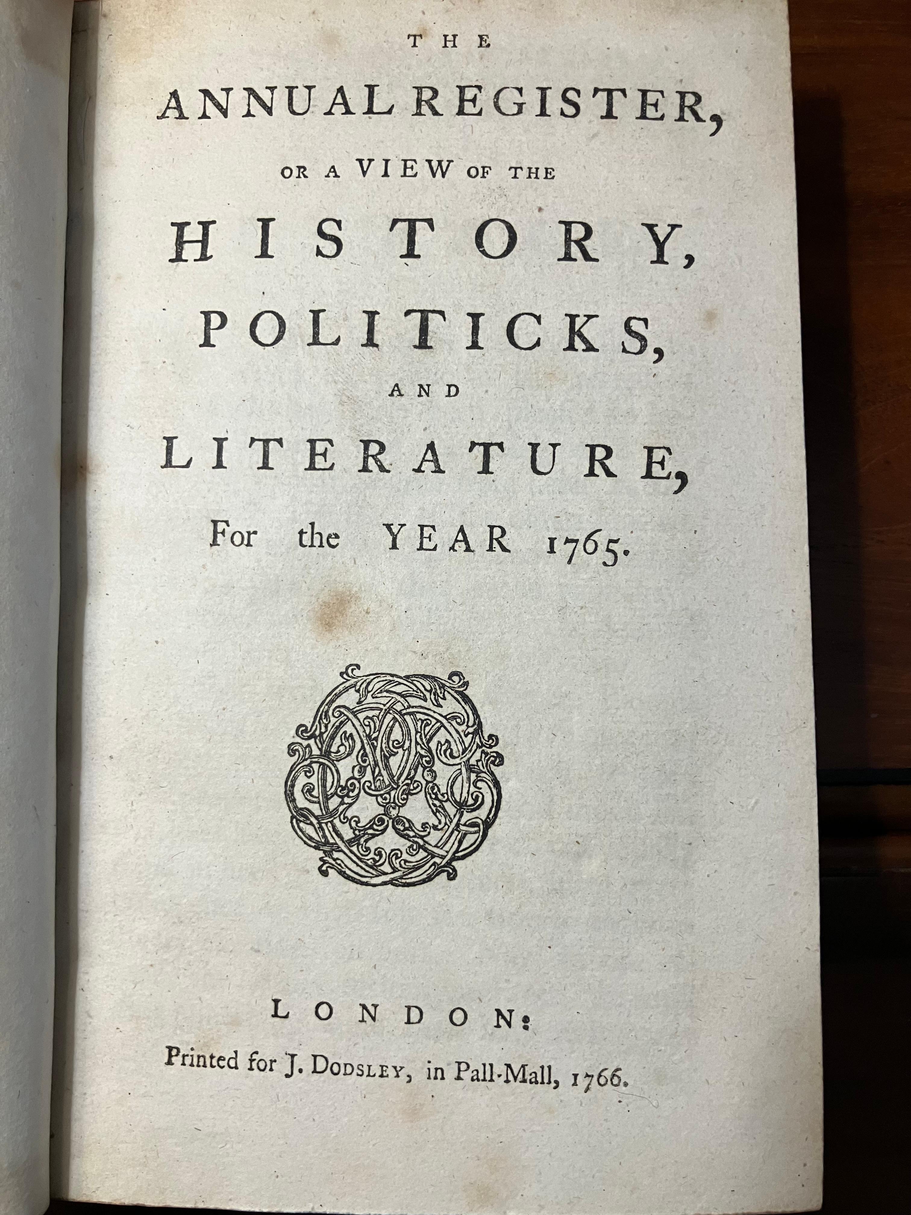 XVIIIe siècle et antérieur Ensemble inversé de quinze livres reliés en cuir en vente