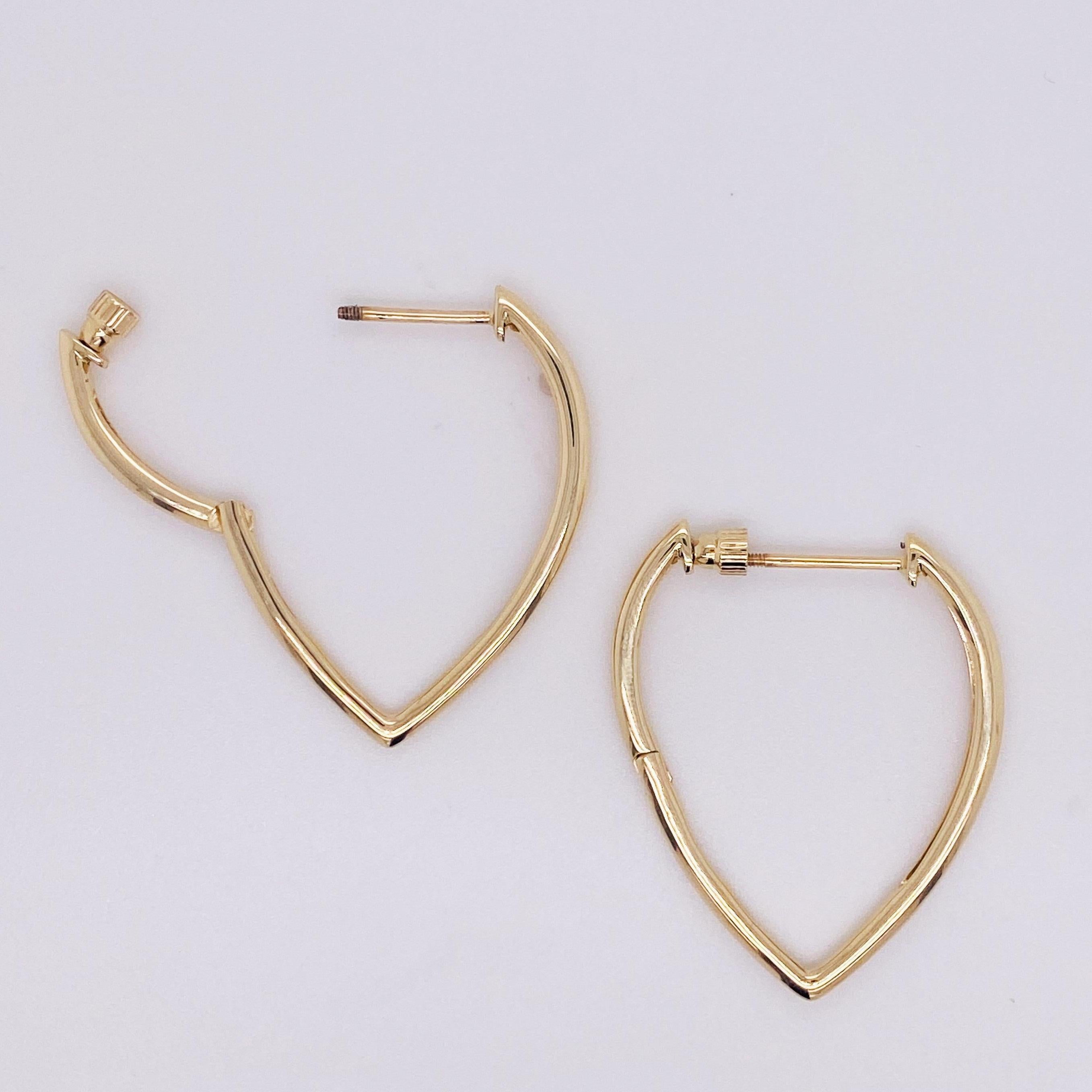 Inverted Droplet Screwback Hoops Geometric Pear 14k Yellow Gold, Eg14183y4jjj Lv In New Condition For Sale In Austin, TX