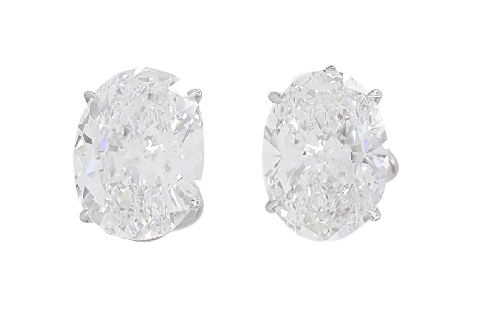 Taille ronde Clous de serti investissement en diamants ovales de 11,80 carats sans défaut/VVS1 de couleur D  en vente