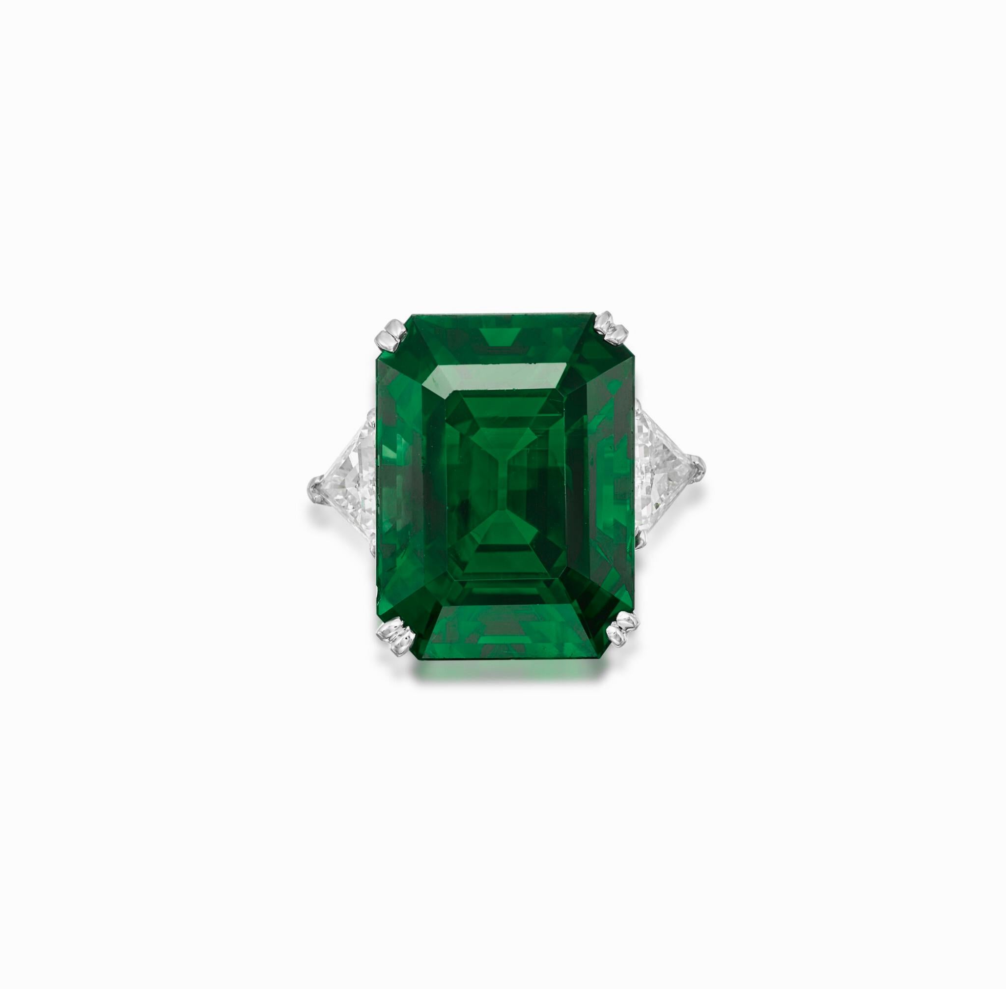 Contemporary Investment grade MINOR OIL 15 Carat Green Emerald Pave Diamond Ring For Sale