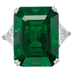 Investment grade MINOR OIL 15 Carat Green Emerald Pave Diamond Ring