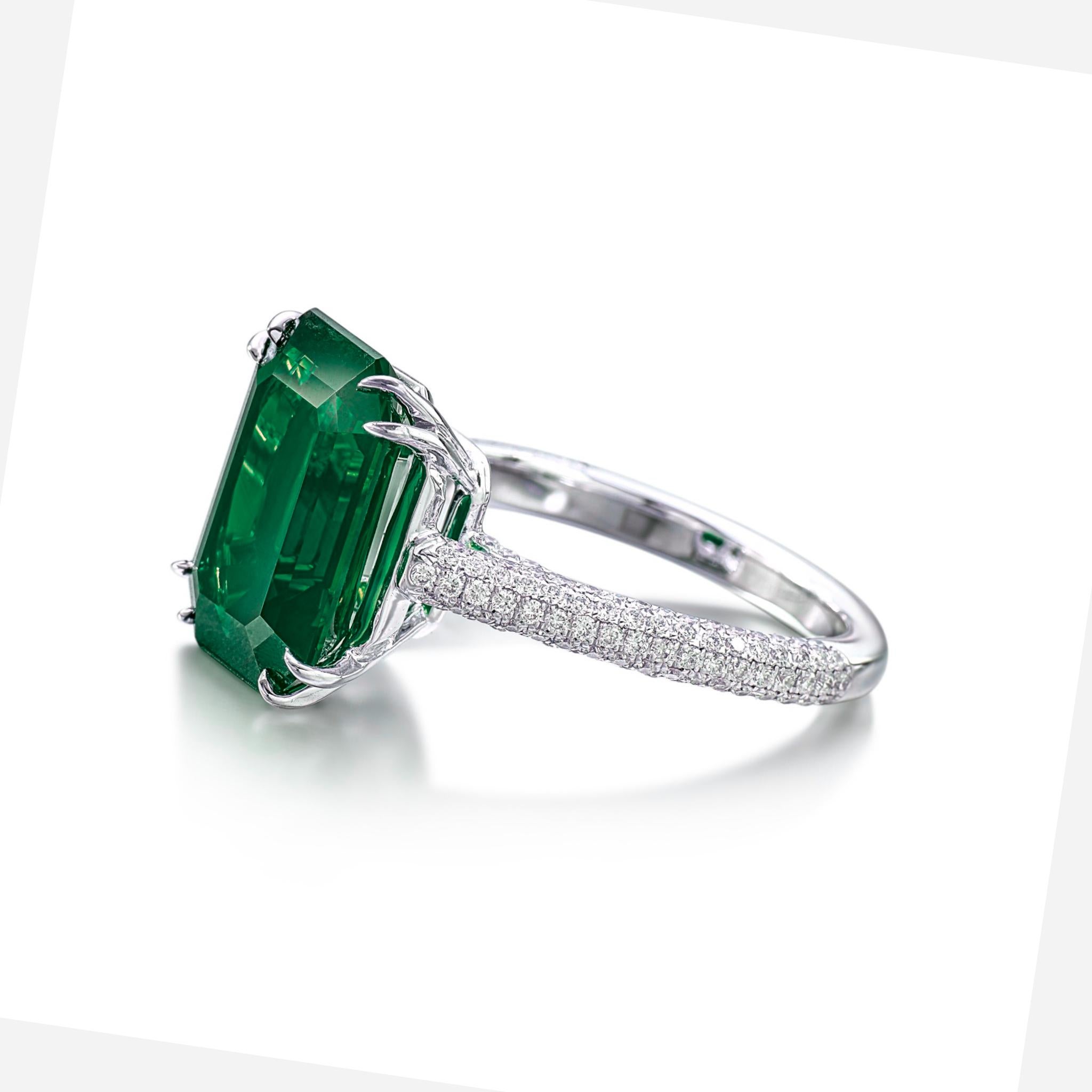 Contemporary Investment grade NO OIL 3 Carat Green Emerald Pave Diamond Ring