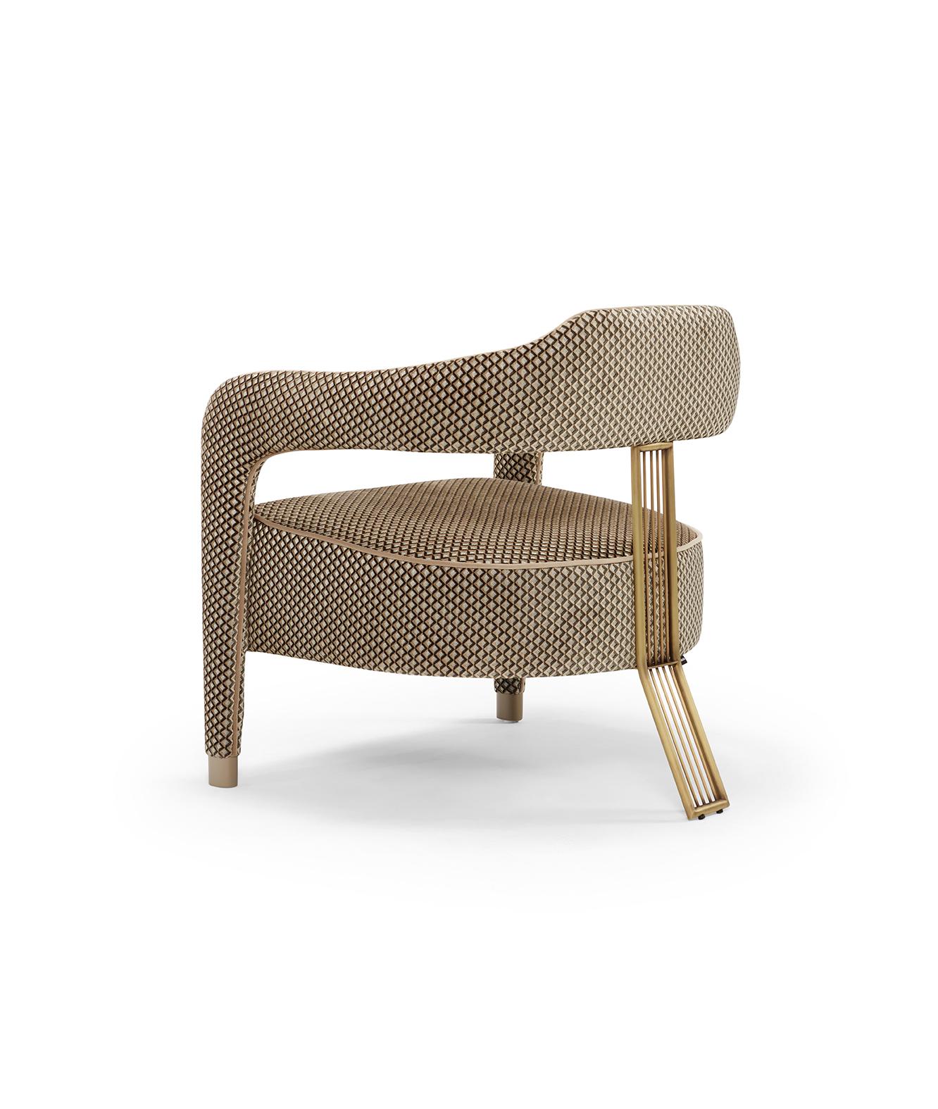 The INVICTA II armchair emerges from the Invicta II dining chair, an iconic piece from the Casa Magna collection. The impressive design of the INVICTA II armchair is given by the metallic rear leg, in brass or stainless steel, while the seamless