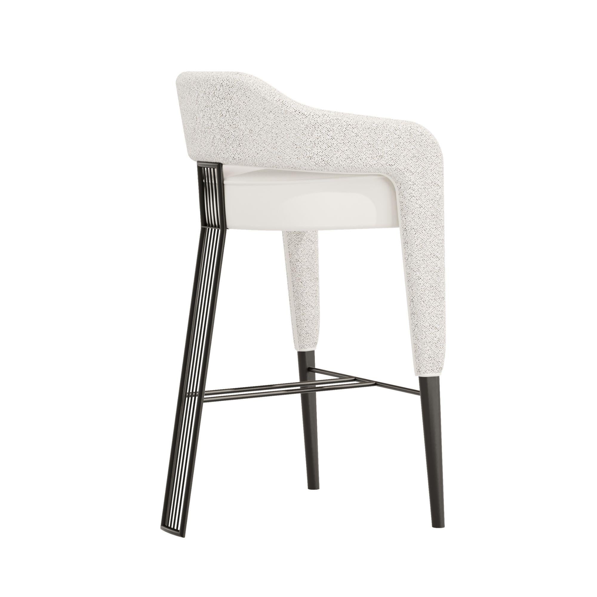 INVICTA II Bar Stool – Contemporary Design with Polished Brass Rear Leg In New Condition For Sale In Frazão, Porto