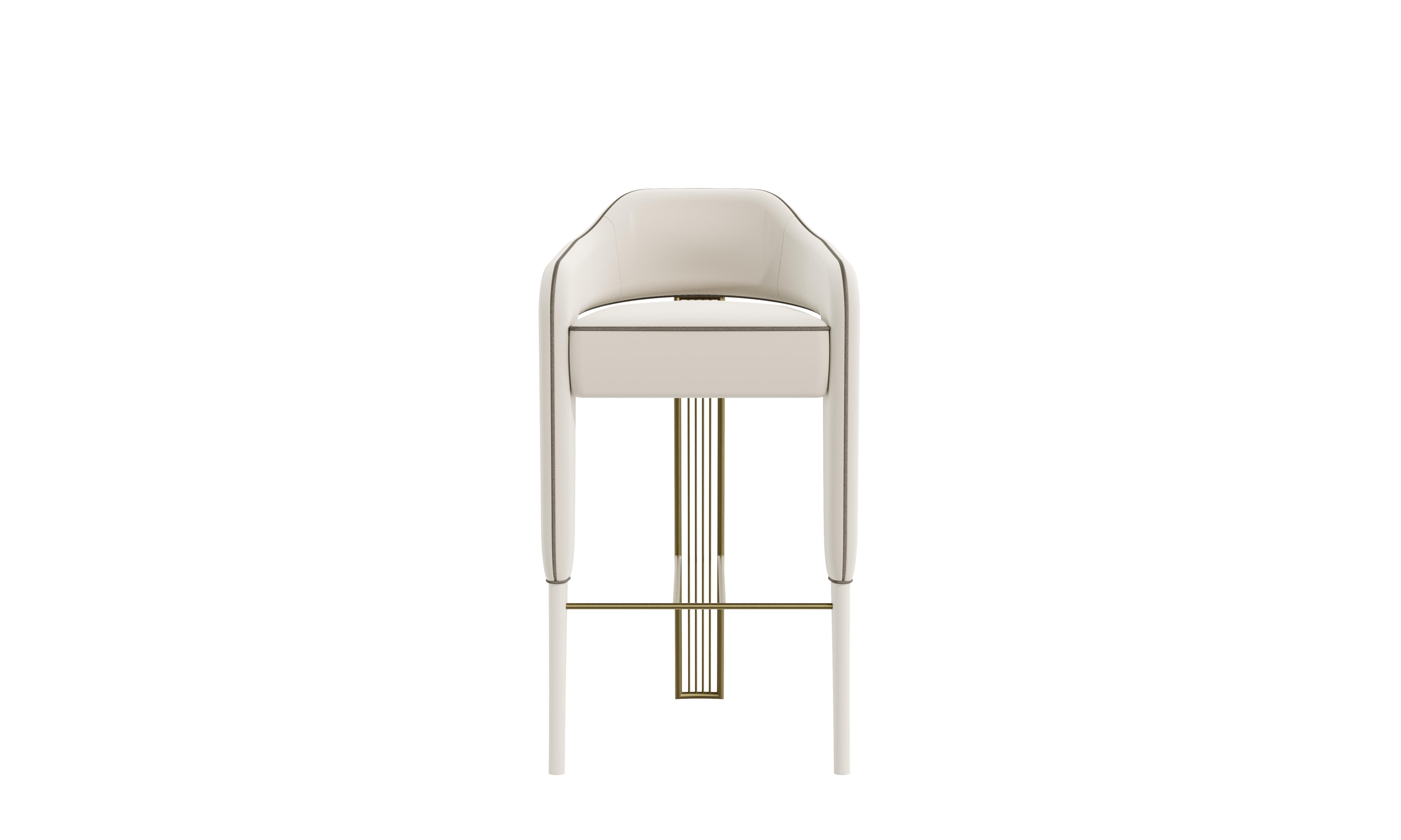 Le tabouret de bar INVICTA II de Casa Magna incarne l'engagement de la marque en matière de design audacieux et de sophistication. Prolongement de l'emblématique chaise INVICTA II, cette version de tabouret de bar conserve son caractère distinct