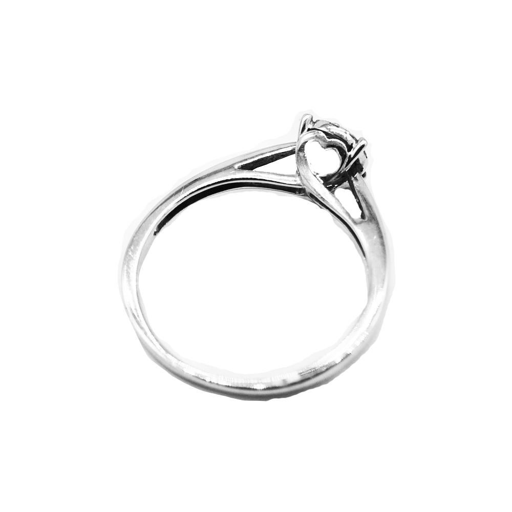 Bague solitaire en or blanc 14 carats avec diamants invisibles de 0,57 carat Excellent état - En vente à Laguna Hills, CA