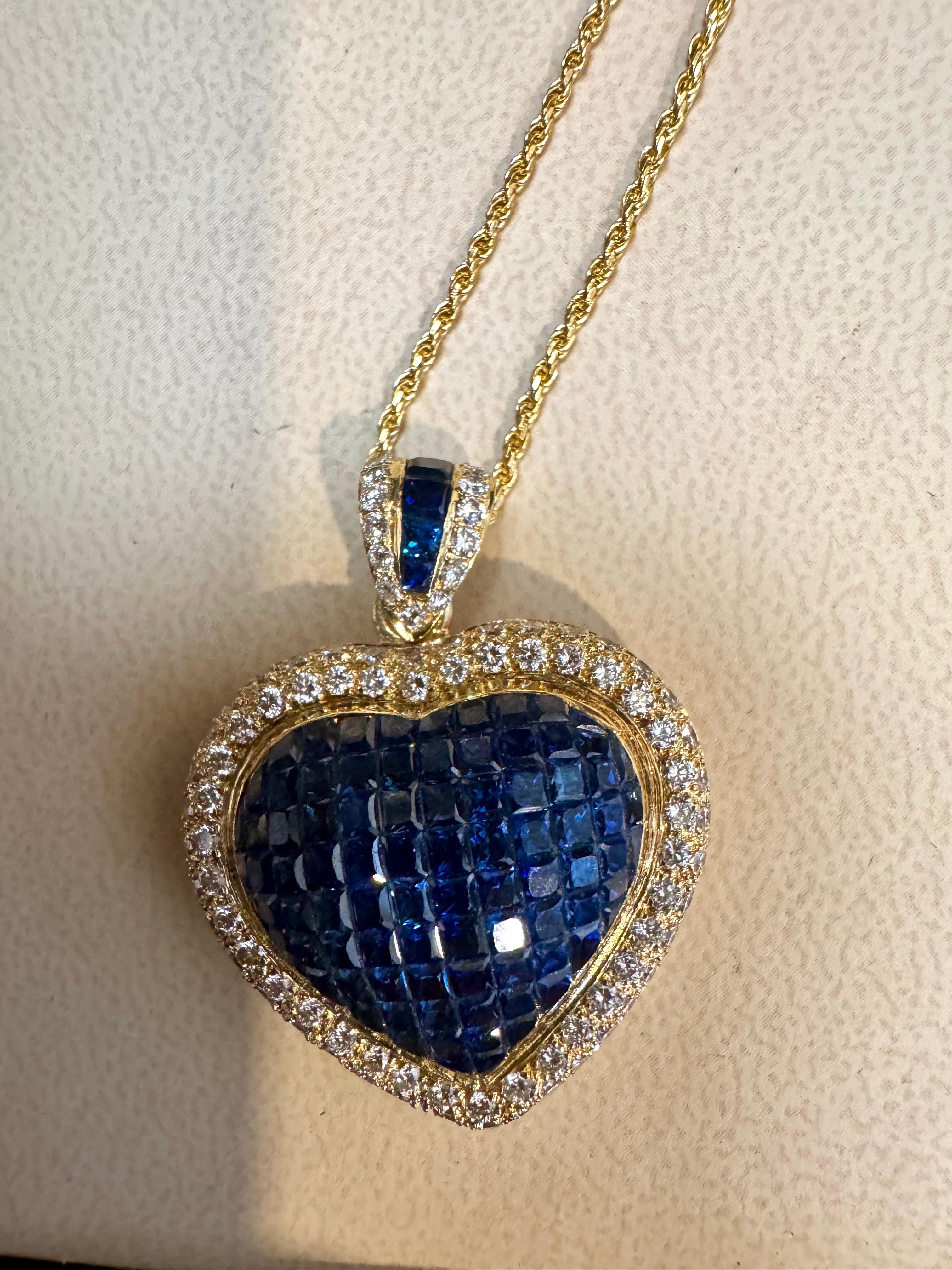 Ciondolo a cuore con zaffiro e diamante Invisible Mystery Set  18 carati  Oro giallo in vendita 7