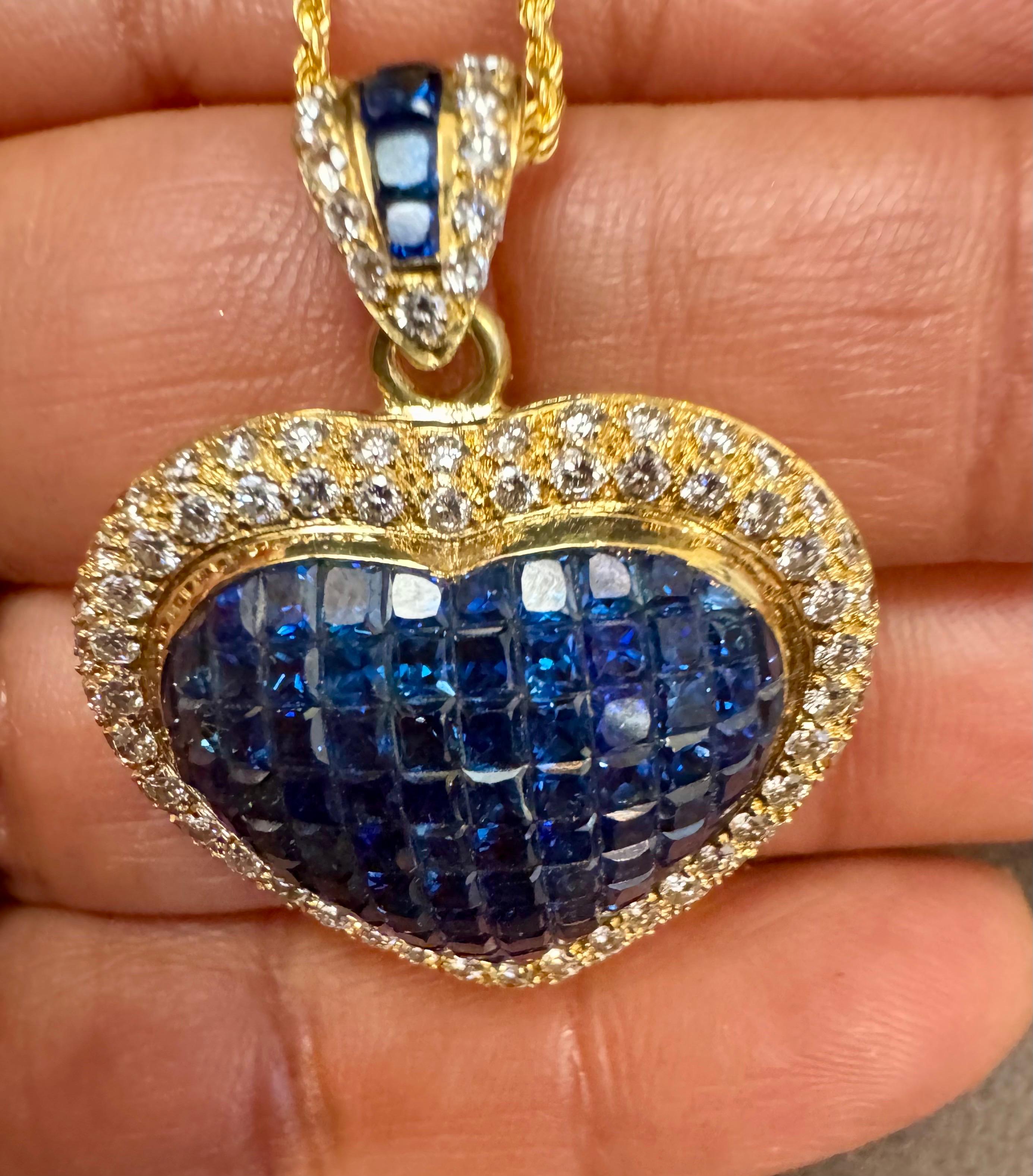 Ciondolo a cuore con zaffiro e diamante Invisible Mystery Set  18 carati  Oro giallo In condizioni ottime in vendita a New York, NY