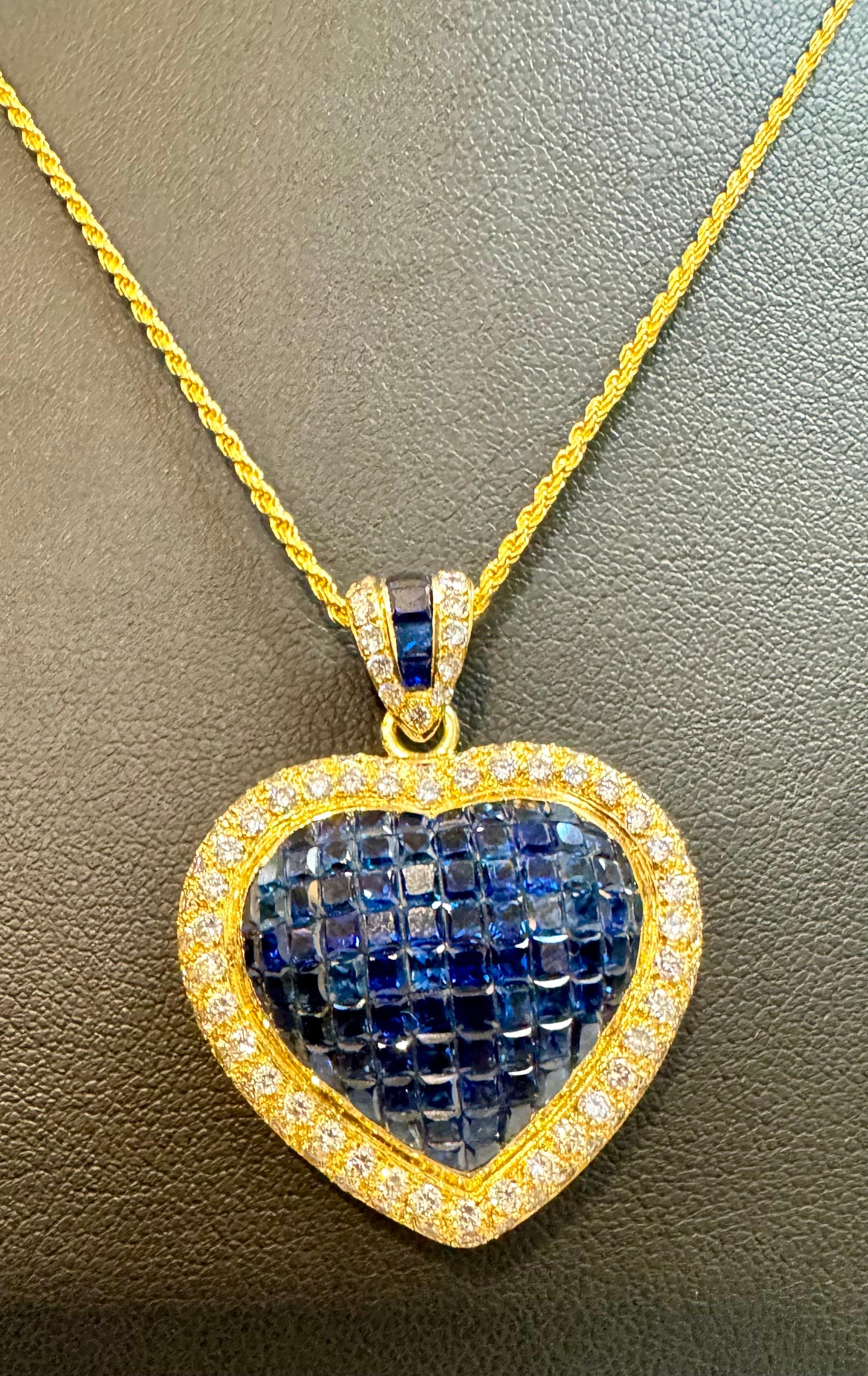 Ciondolo a cuore con zaffiro e diamante Invisible Mystery Set  18 carati  Oro giallo in vendita 1