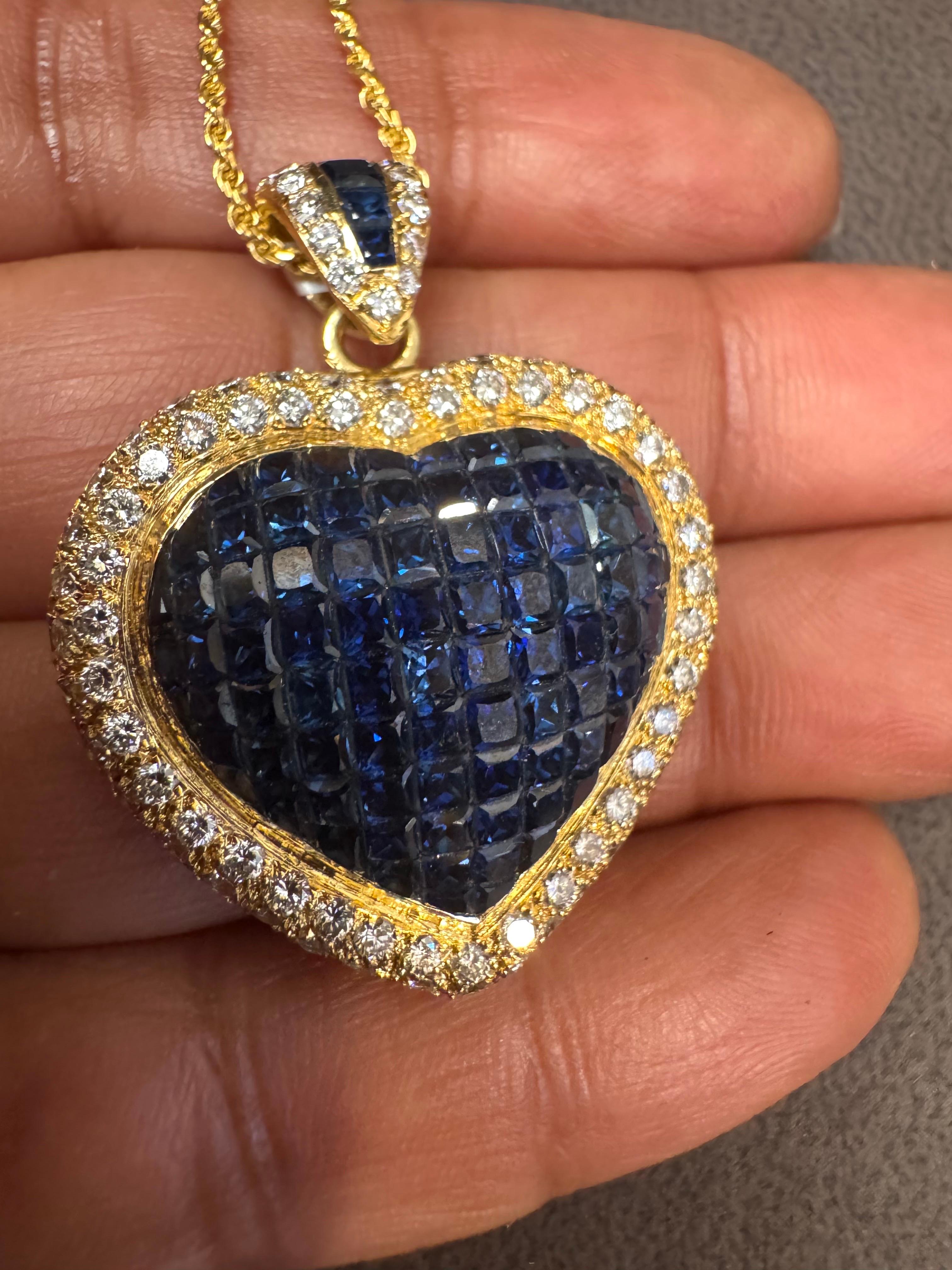 Ciondolo a cuore con zaffiro e diamante Invisible Mystery Set  18 carati  Oro giallo in vendita 3