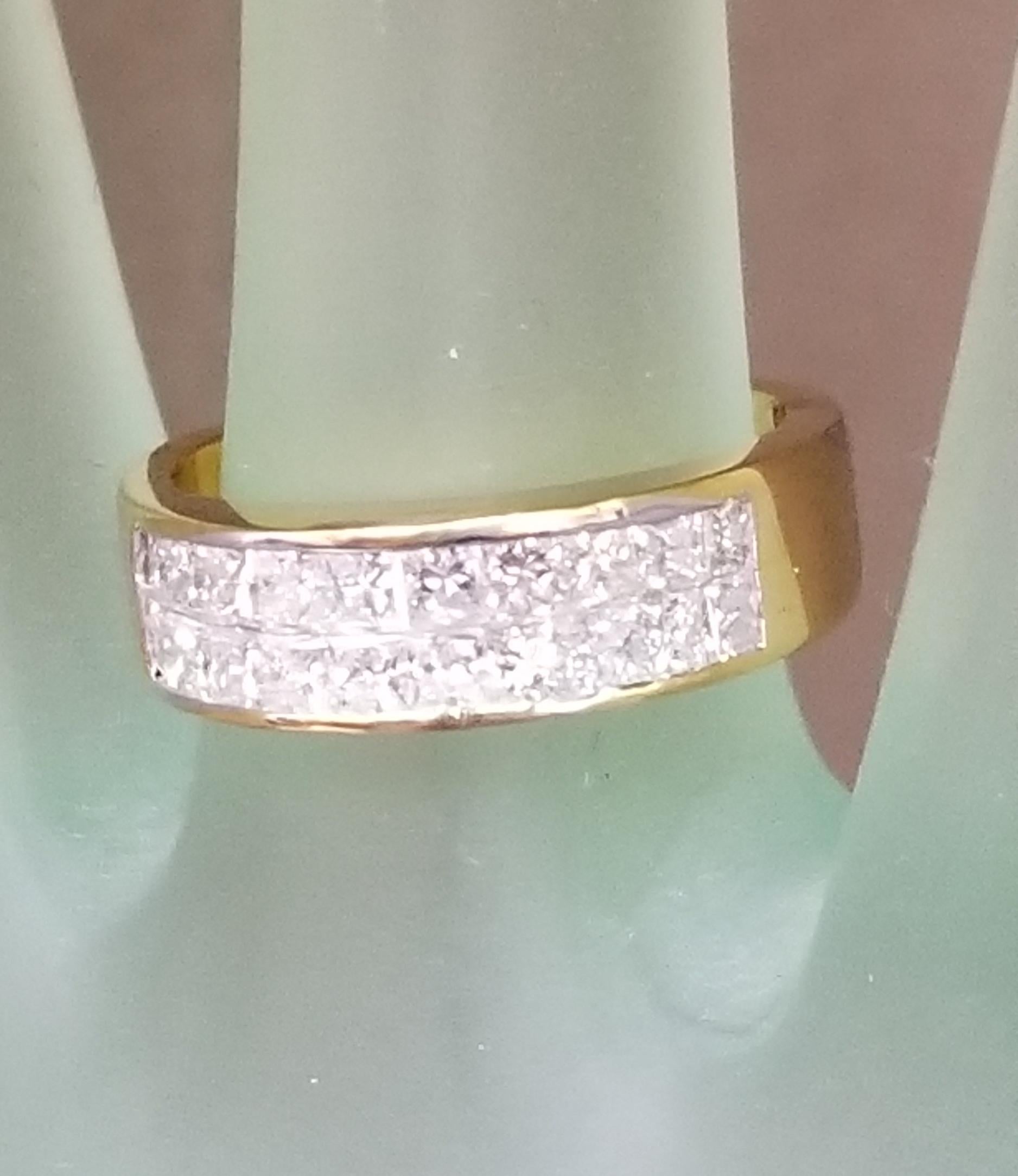 Invisible Princess Cut Diamonds Set in 18 Karat Yellow Gold For Sale 1