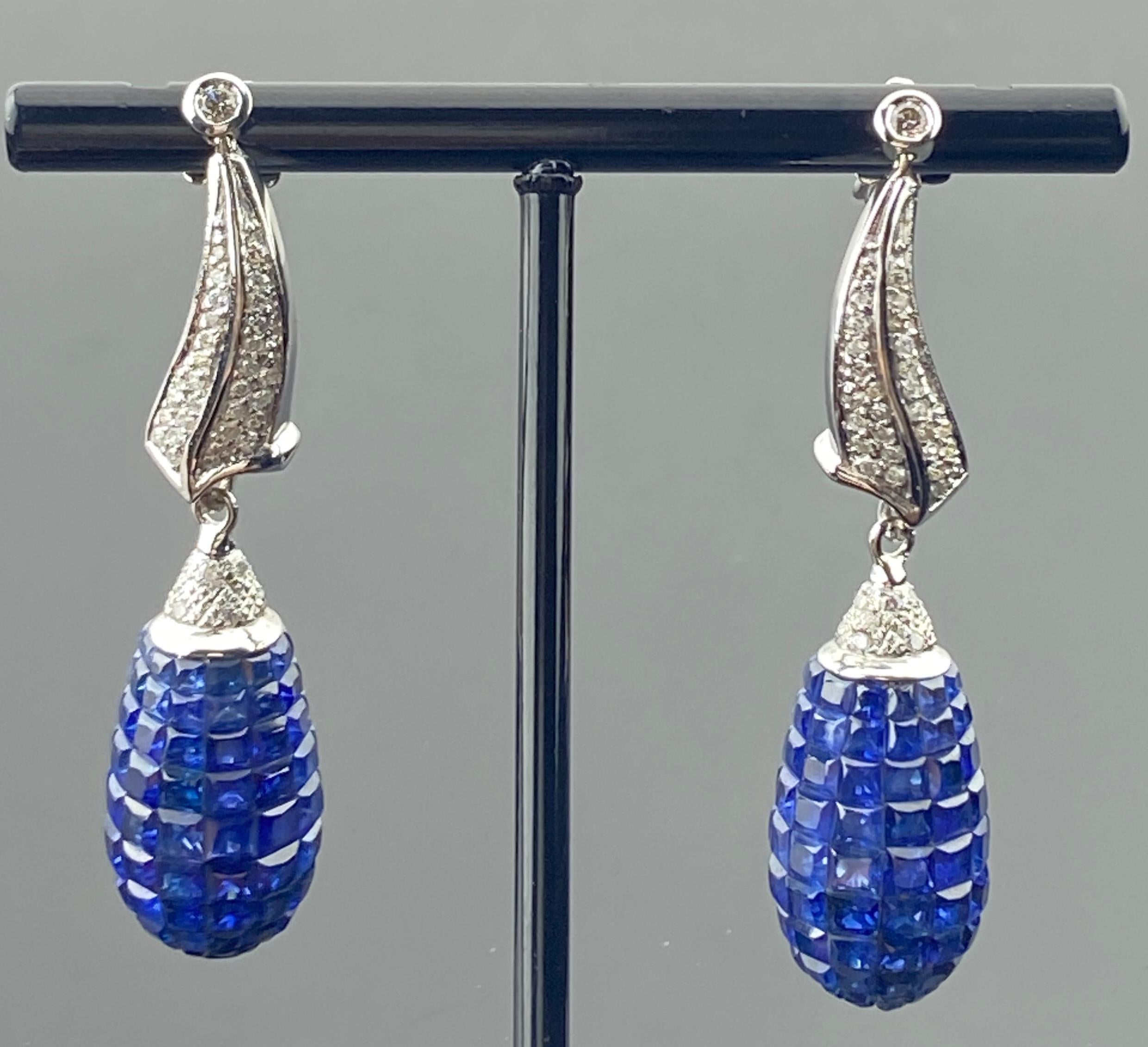Unsichtbare Ohrringe mit 28,51 Karat blauem Saphir und 1,50 Karat Diamant (Art déco) im Angebot