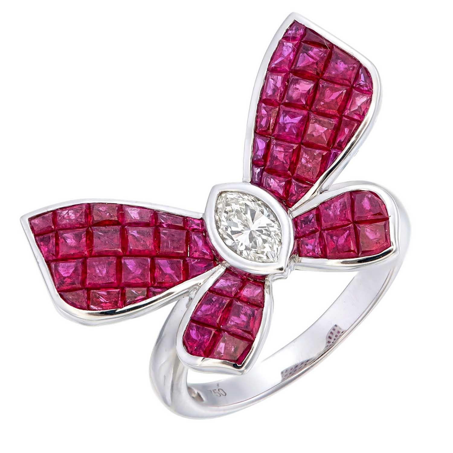 En vente :  Bague papillon en rubis serti invisible avec un diamant 2