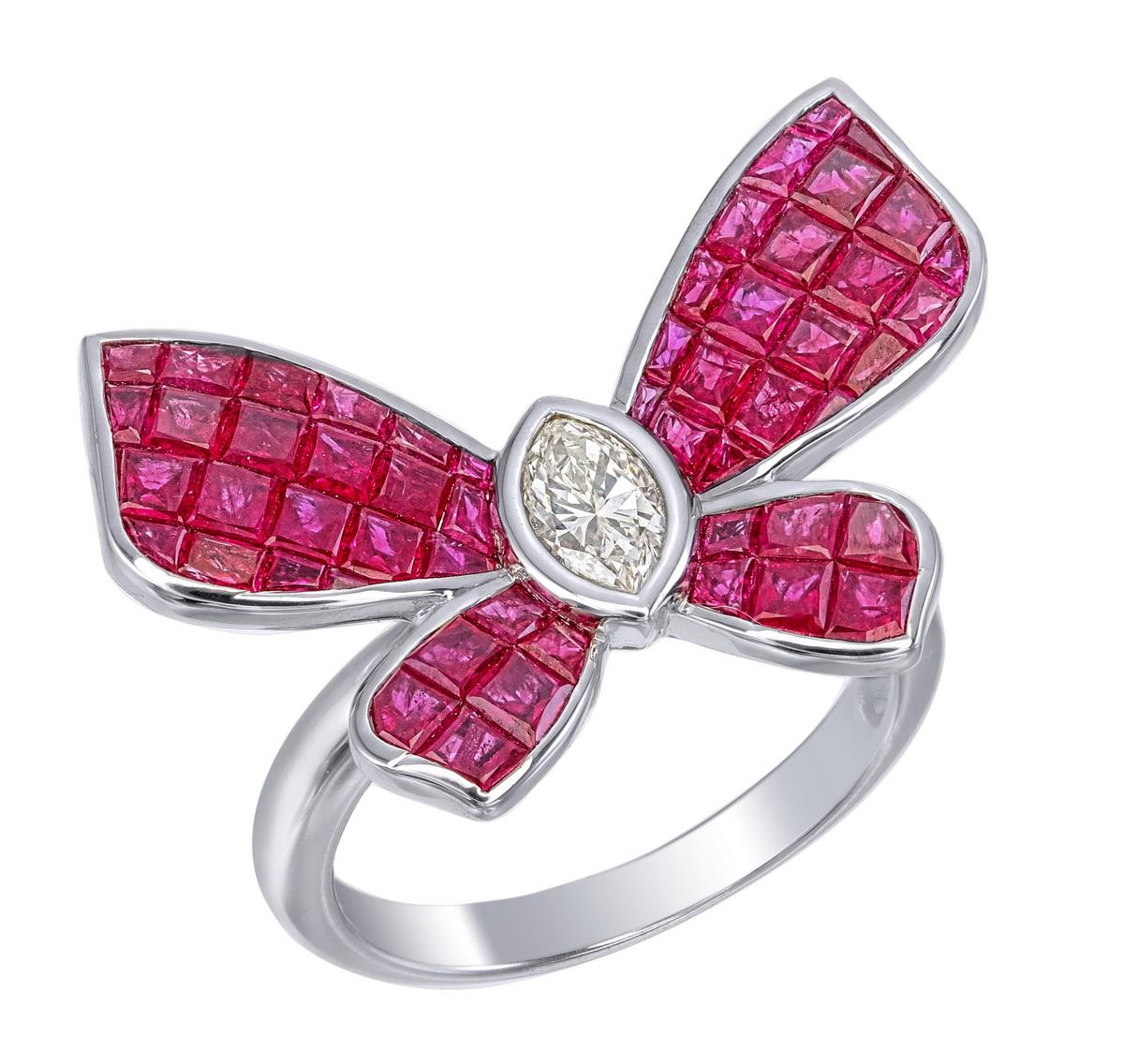 Im Angebot: Unsichtbar gefasster Schmetterlings-Rubinring mit einem Diamanten () 8