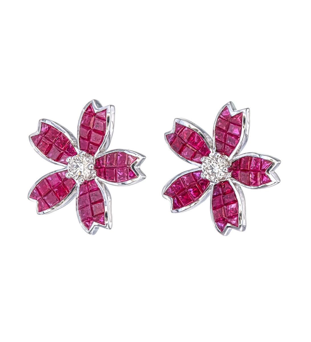 Invisible set flower ruby earrings In New Condition For Sale In Bangkok, TH