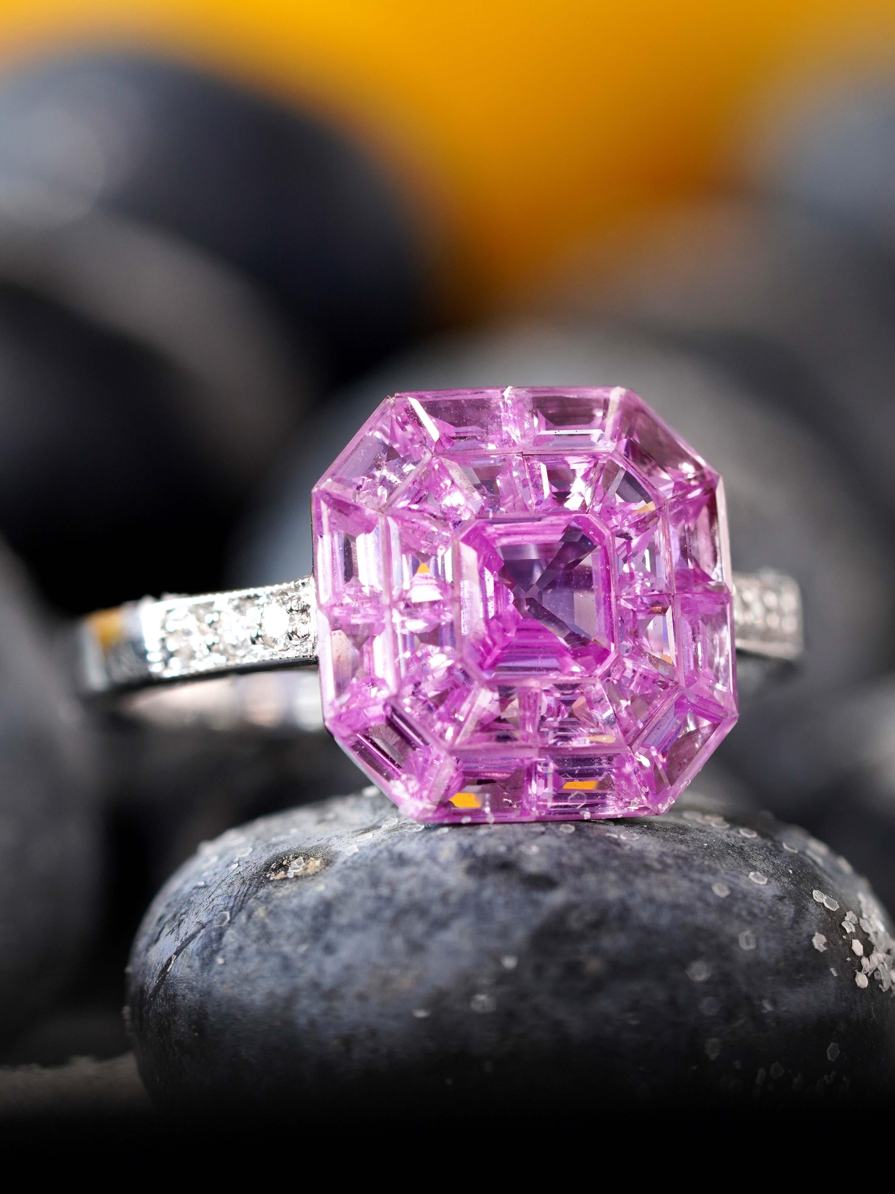 Invisible Set Pink Sapphire Diamond Art Deco Style Ring in 18K White Gold en venta 1