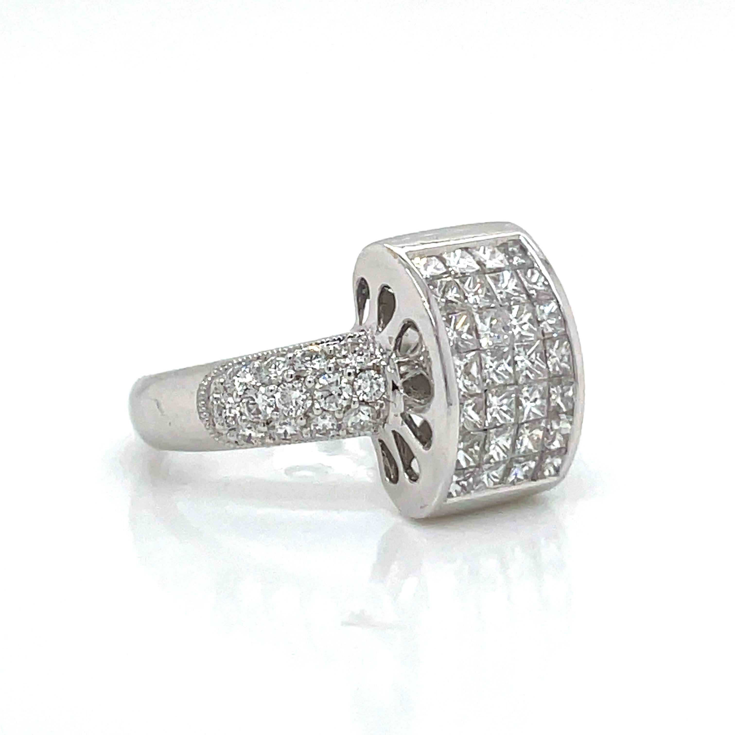 Unsichtbar gefasster Diamant-Verlobungsring mit Prinzessinnenschliff aus 18 Karat Gold Damen im Angebot