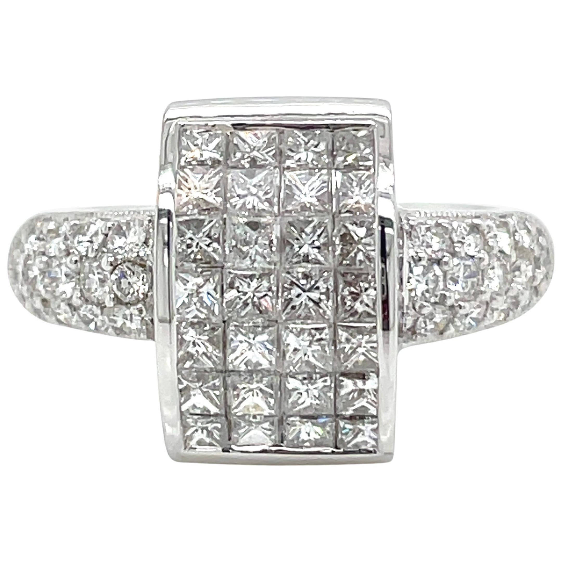 Unsichtbar gefasster Diamant-Verlobungsring mit Prinzessinnenschliff aus 18 Karat Gold im Angebot