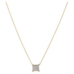 Collier pendentif en diamants taille princesse, serti invisible