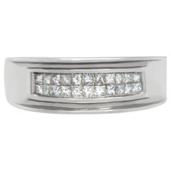 Invisible set princess-cut diamond ring in 14k white gold