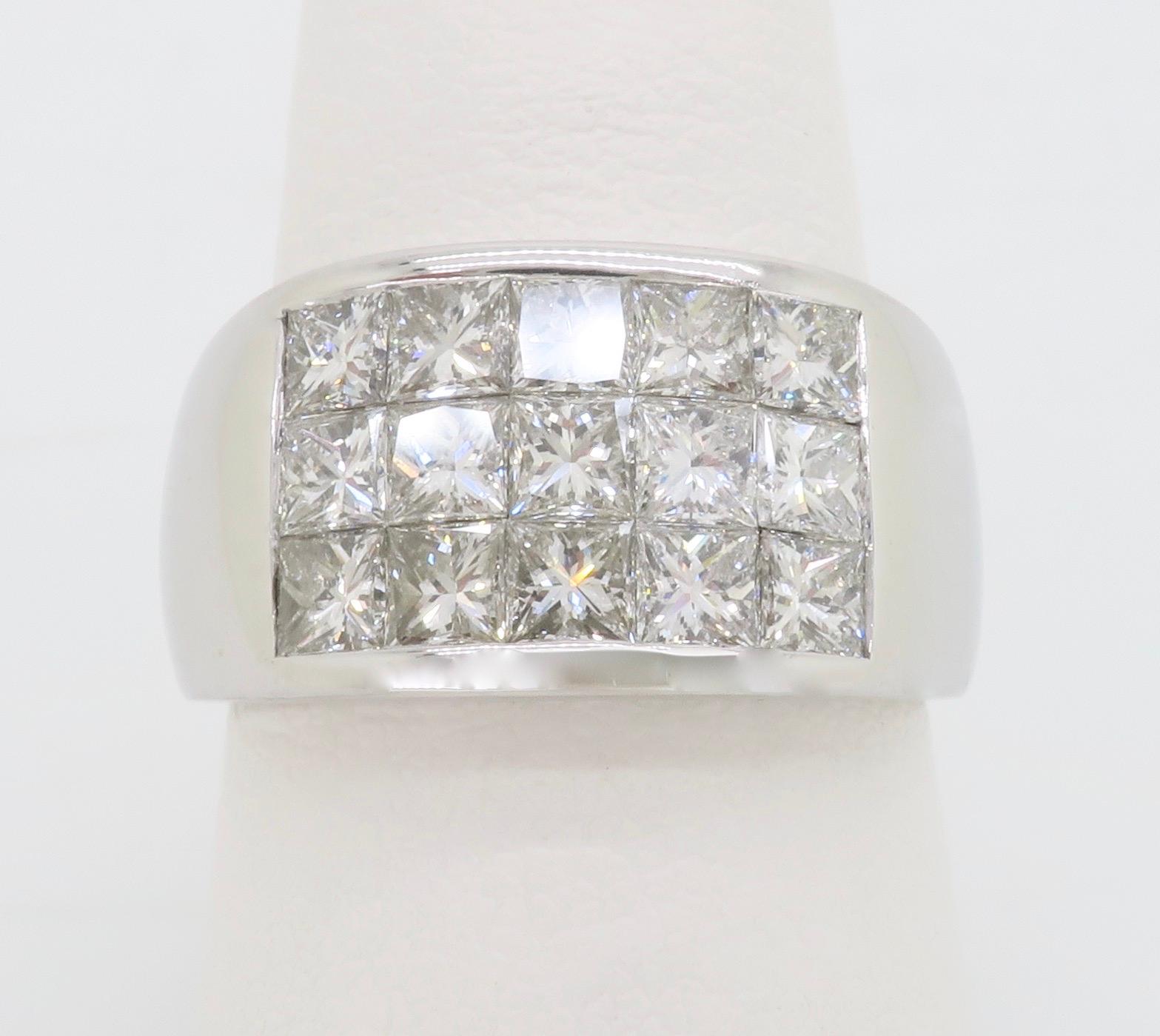 Unsichtbar gefasster Diamantring im Prinzessinnenschliff aus 18 Karat Weißgold für Damen oder Herren im Angebot