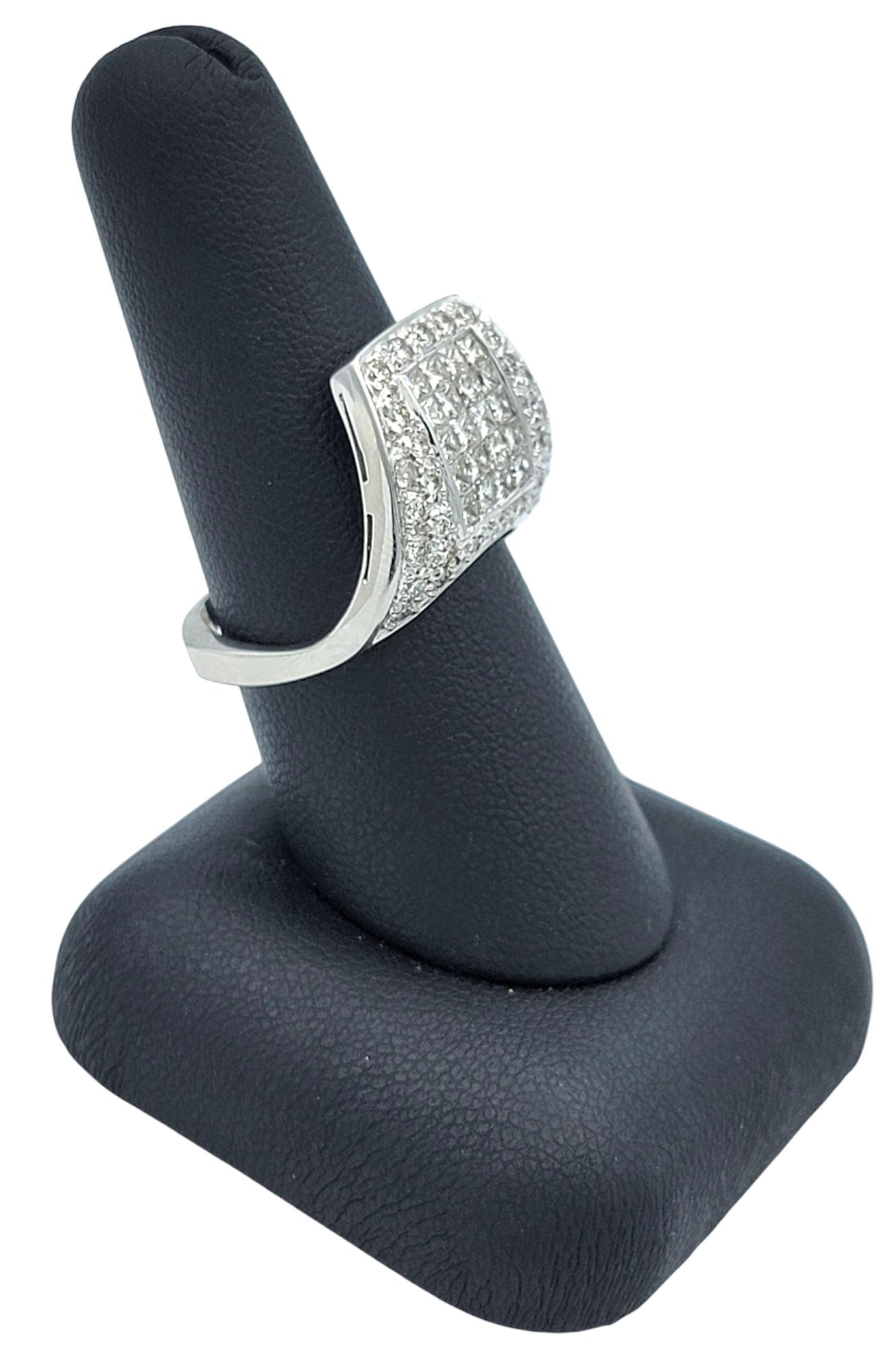 Invisible Set Round & Princess Diamond Contemporary Cocktail Ring 18 Karat Gold im Angebot 10