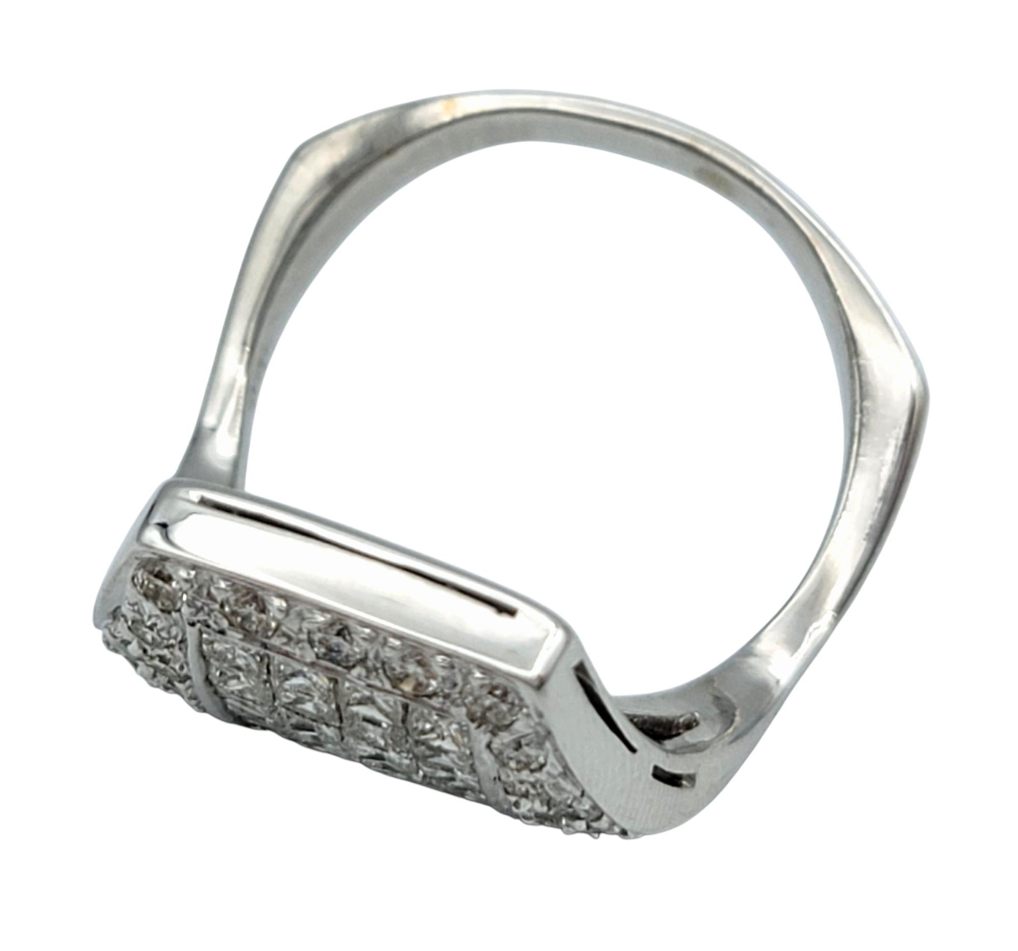 Invisible Set Round & Princess Diamond Contemporary Cocktail Ring 18 Karat Gold im Angebot 3