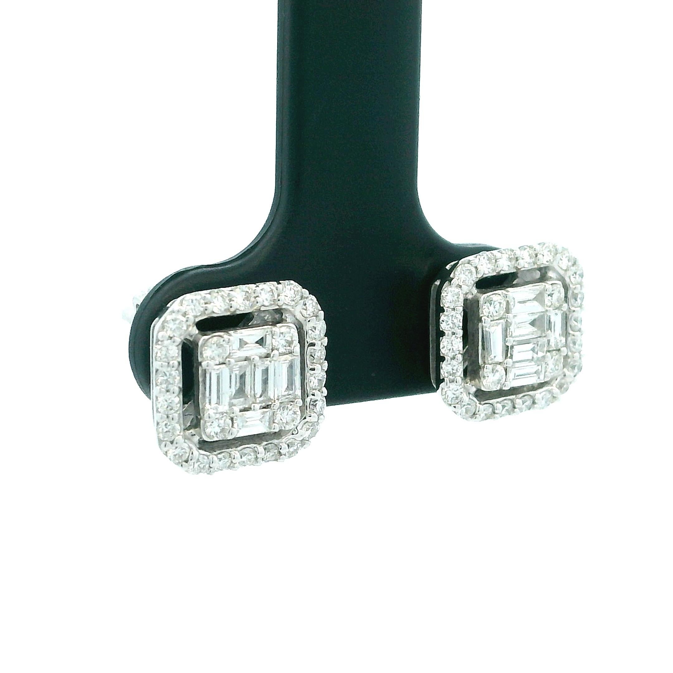 Taille baguette Boucles d'oreilles en or blanc 18 carats, diamant carré serti invisible, 2,00 carats en vente