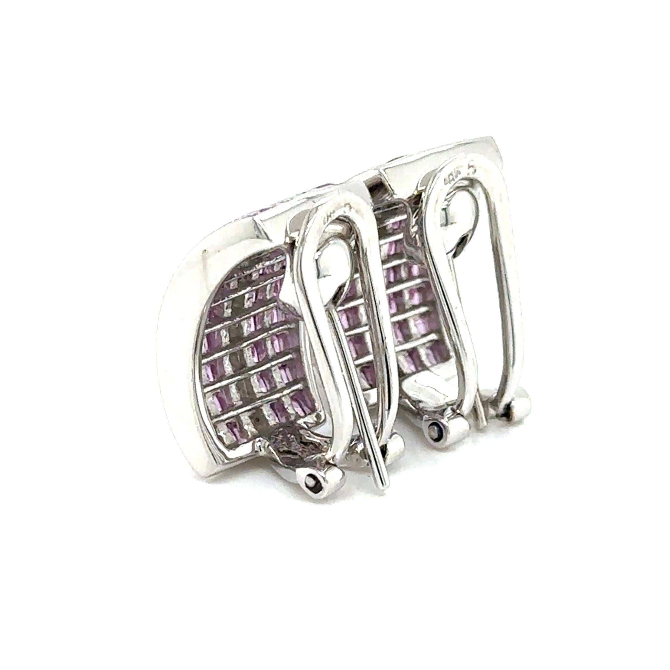 Orecchini con zaffiri rosa e diamanti incastonati in modo invisibile da 9,80 carati In condizioni Nuovo in vendita a Khet Bang Rak, 10