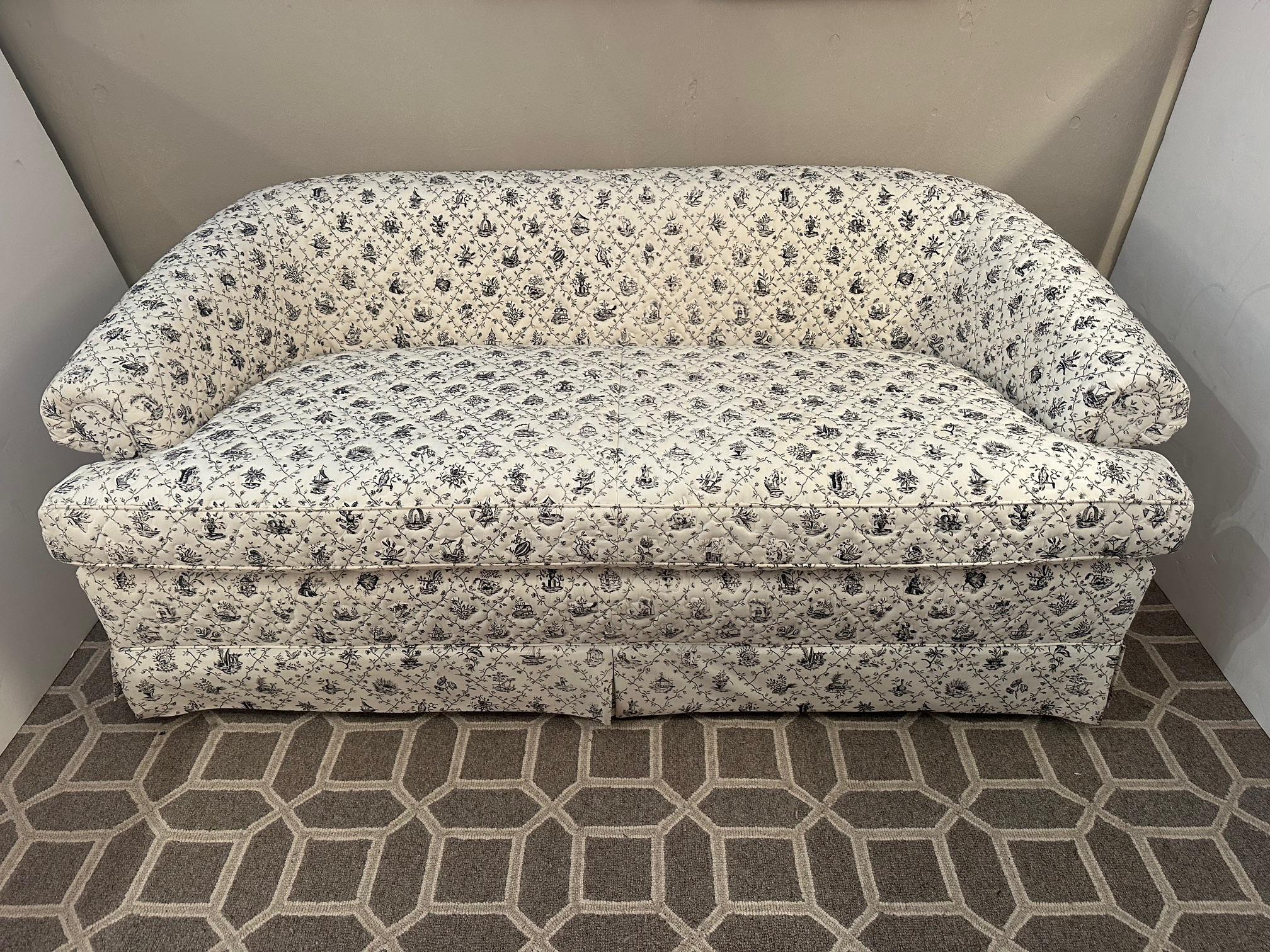 Inviting Black & White Quilted Toile Loveseat 5