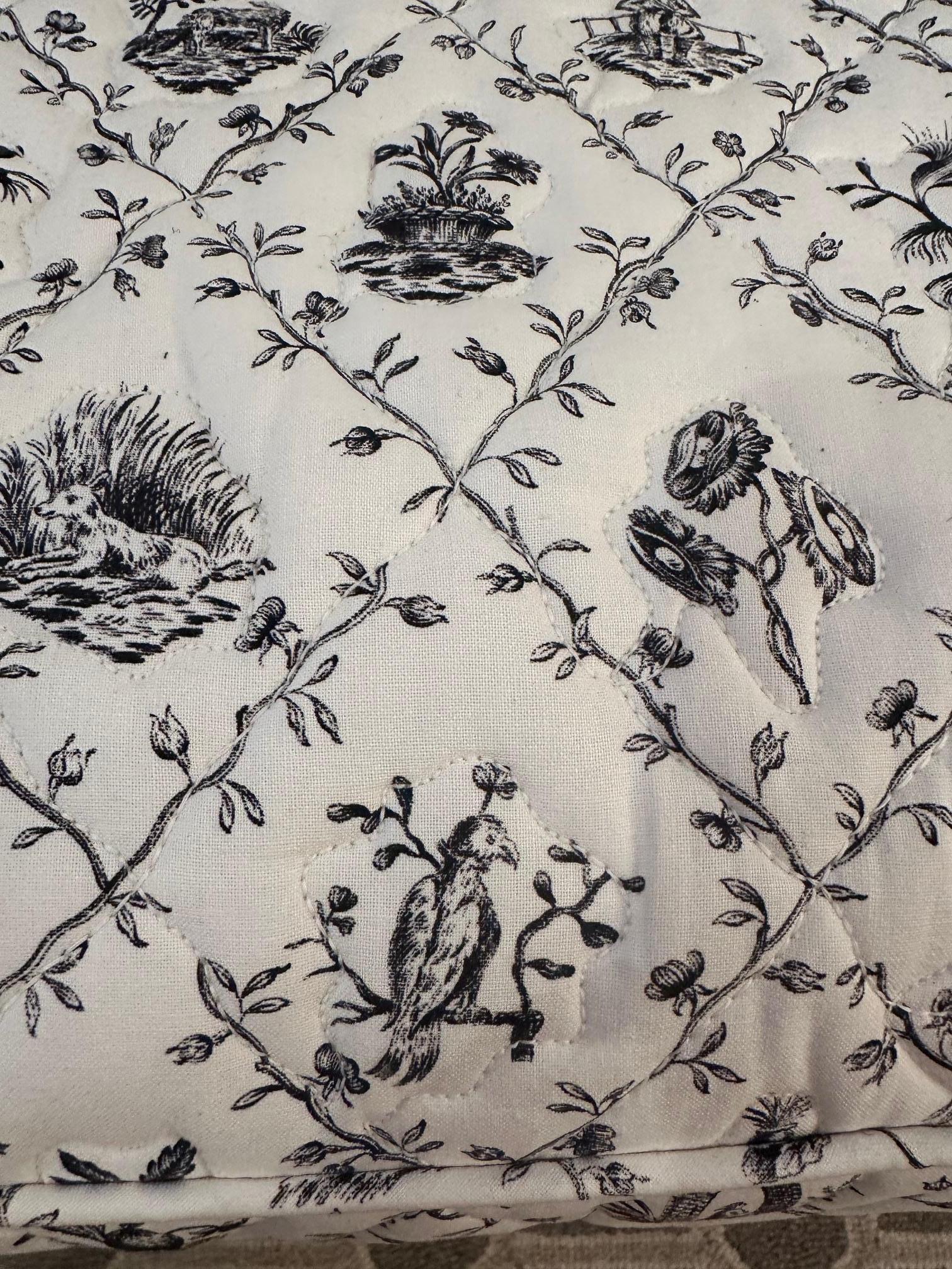 Inviting Black & White Quilted Toile Loveseat 3