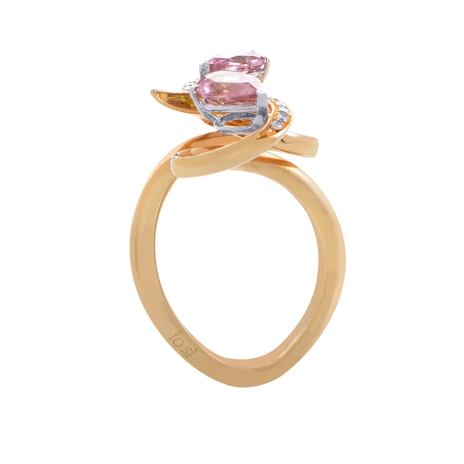 Featuring a delightfully formed body made of fabulous 18K rose gold this ring offers elegant, romantic appearance, enhanced by 0.17ct of diamonds and 0.35ct of pink sapphires used for the decoration of this Io Si masterpiece.
