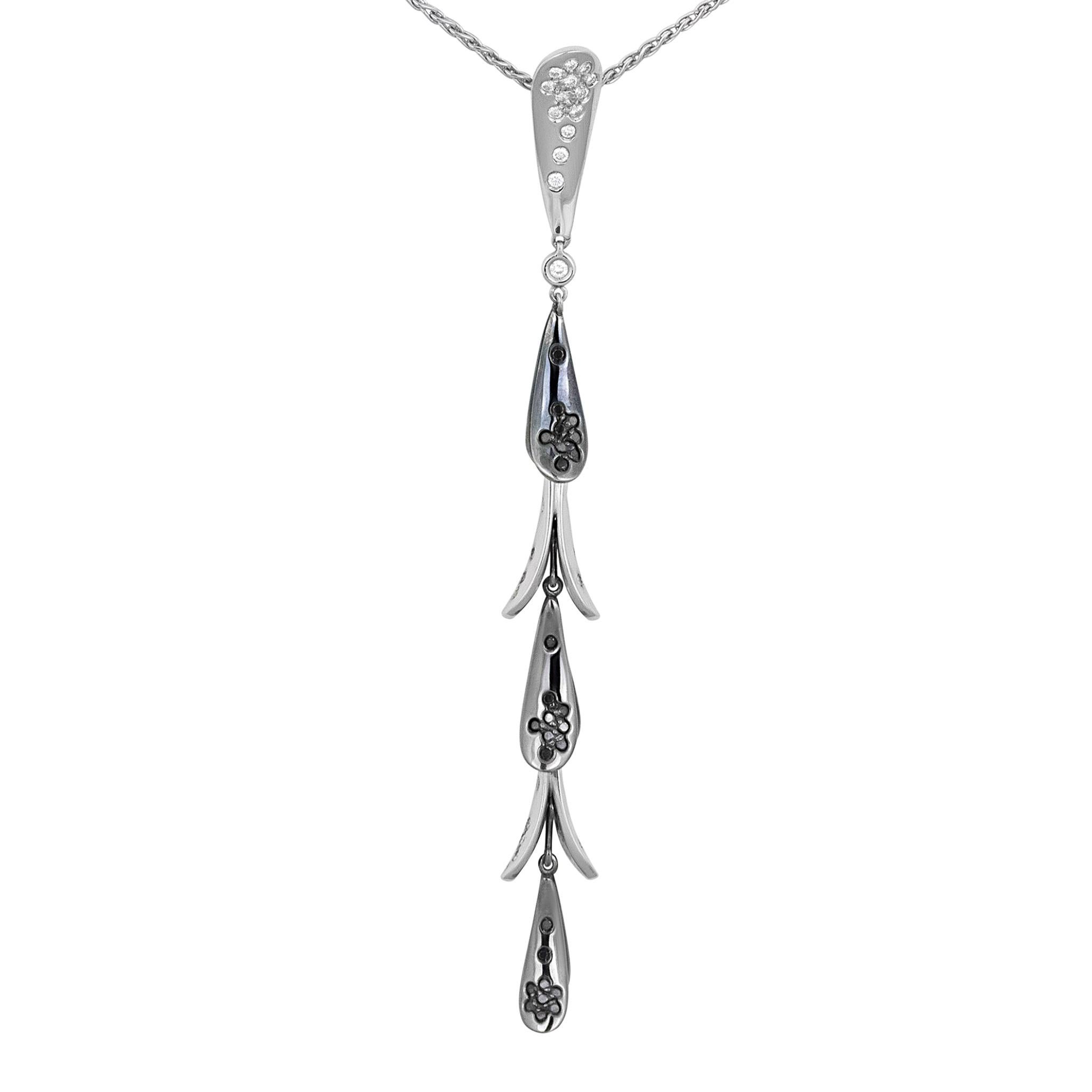 IO SI by Stefan Hafner Necklace
18K White Gold
Diamond: 1.72ctw
Retail price: $10,835.00
SKU: BLU01951
