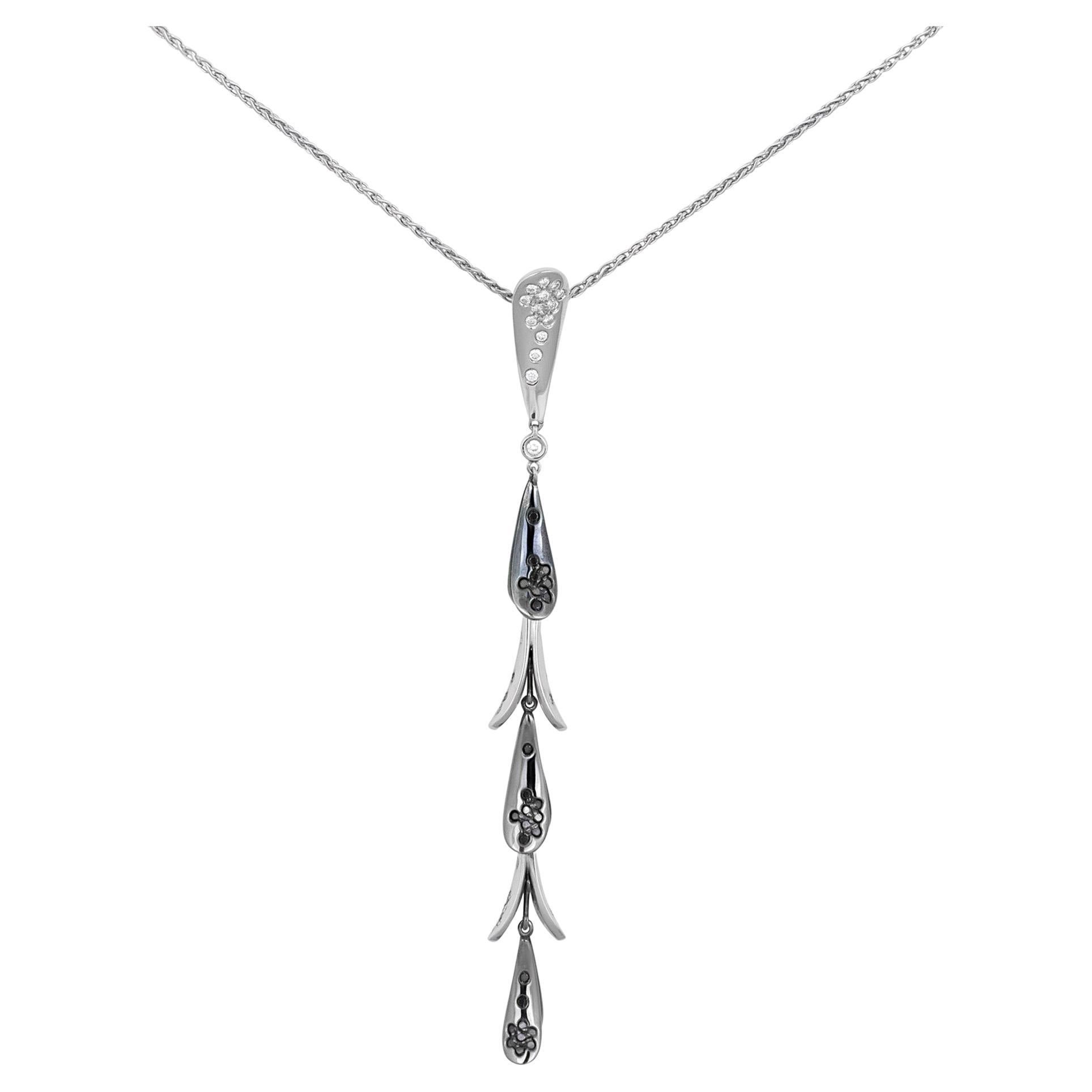 IO SI 18K White Gold 0.74ctw Diamond Necklace For Sale