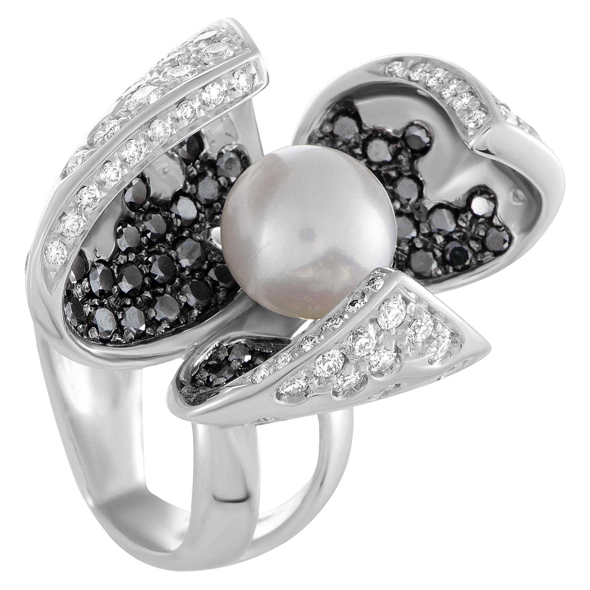 Black and White Pearl Rings 145 For Sale on 1stdibs
