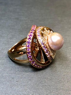 Bague cocktail Io Si par Stefan Hafner en or rose 18 carats, diamant, saphir rose et perle